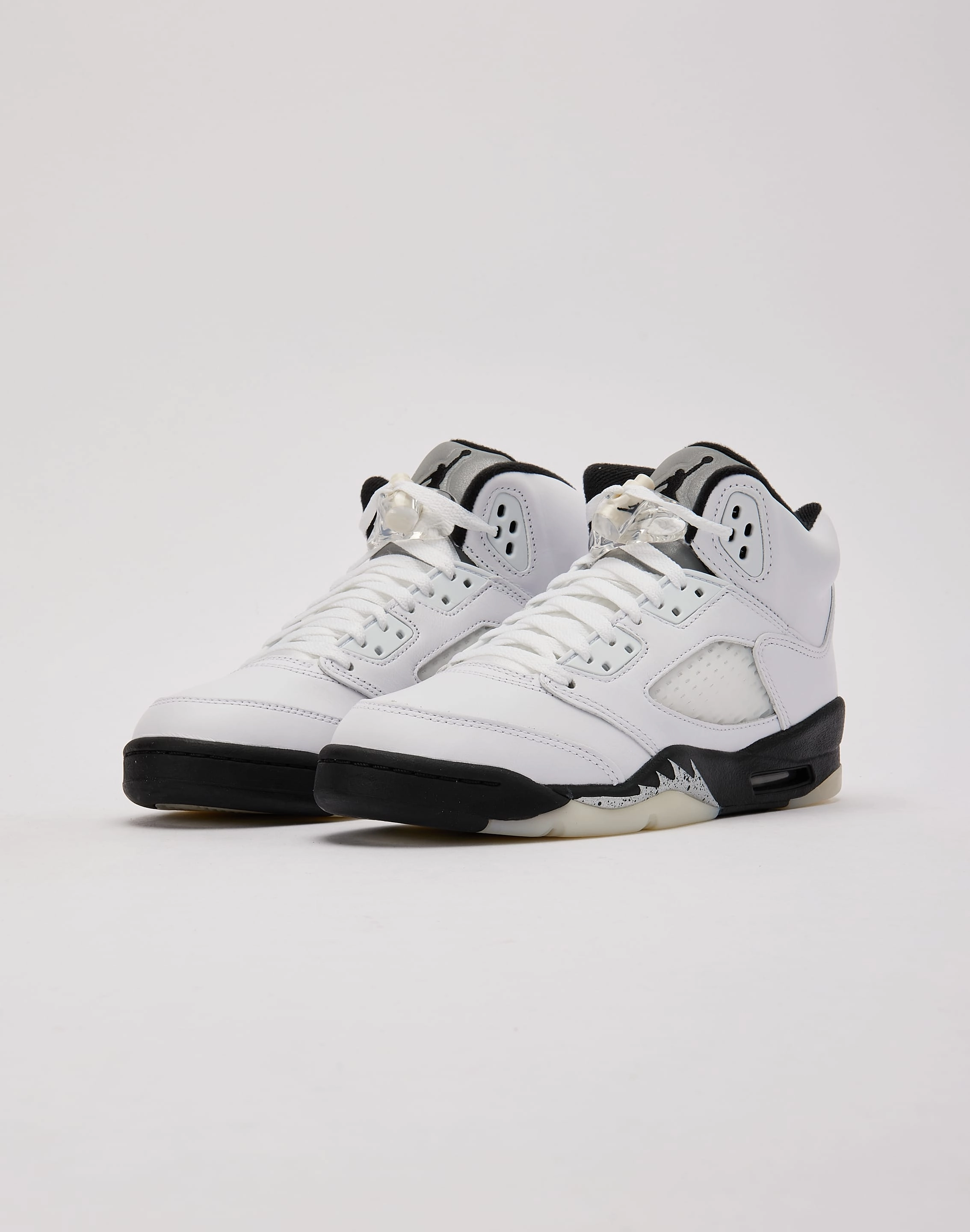 wide - fit teenagers - specific benefits Jordan Air Jordan 5 Retro 'White and Black' Grade-School