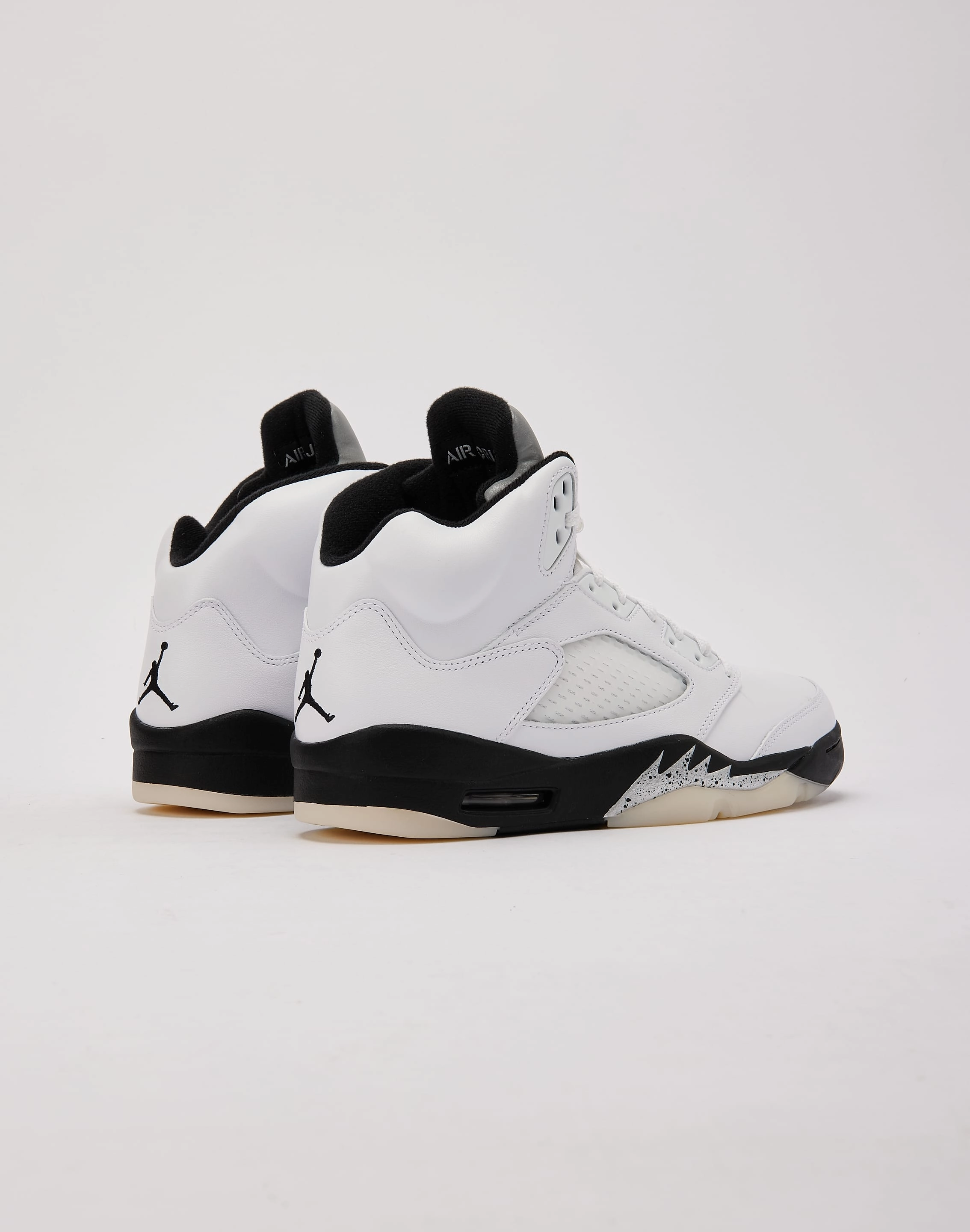 Jordan Air Jordan 5 Retro 'White and Black' Elevated traction