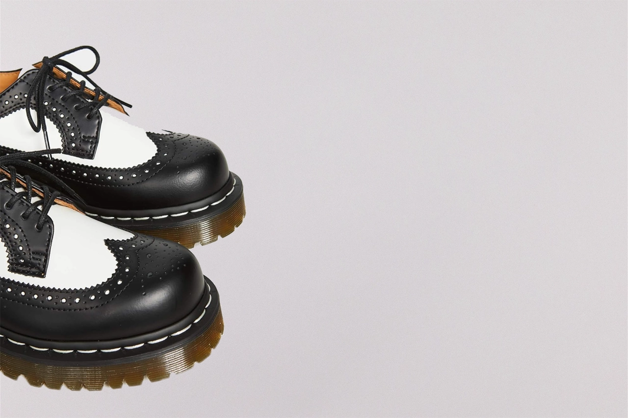 Urban Ready Dr. Martens 3989 Bex Smooth Leather Oxford - 10458001