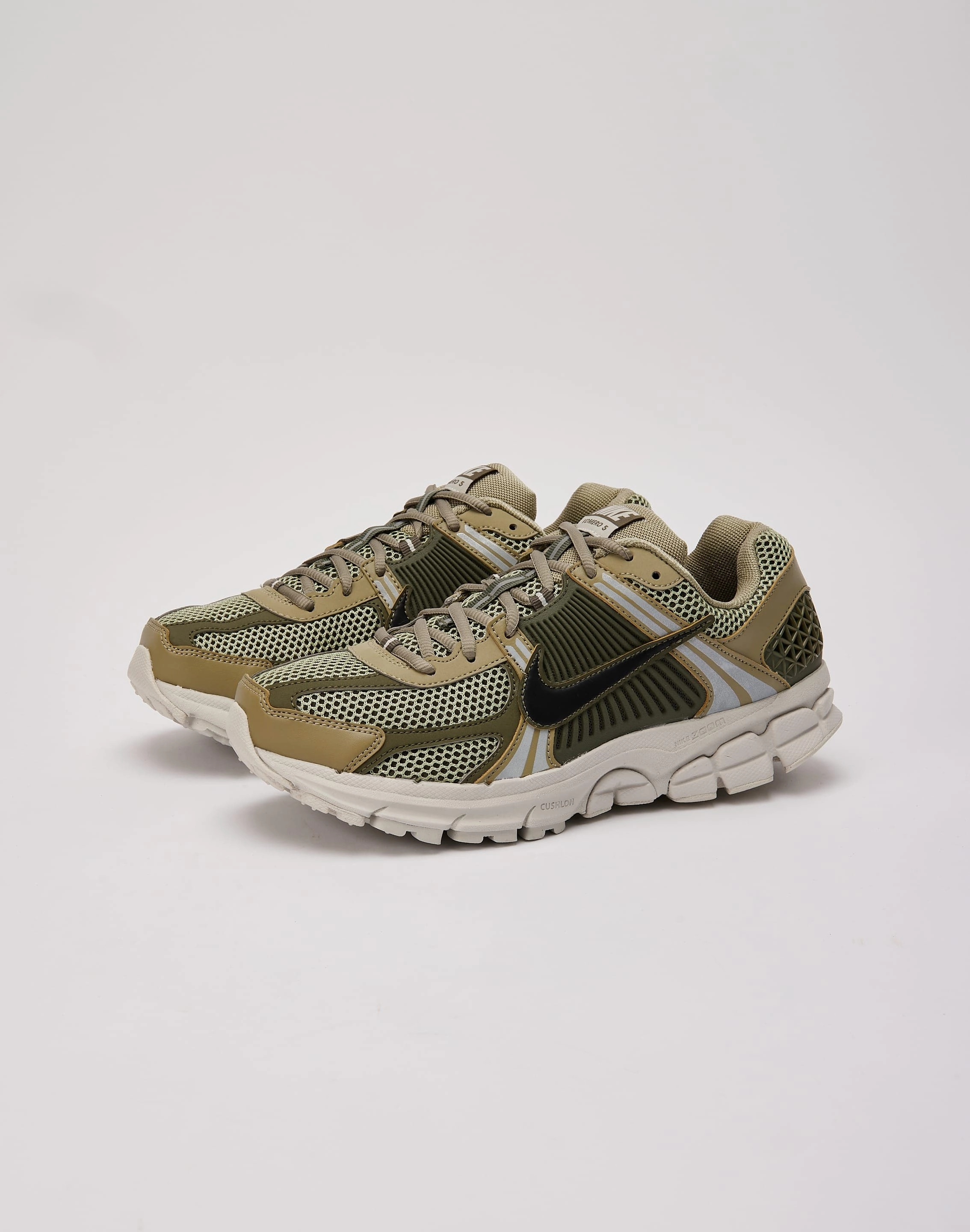 reflective - details - Nike Zoom Vomero 5