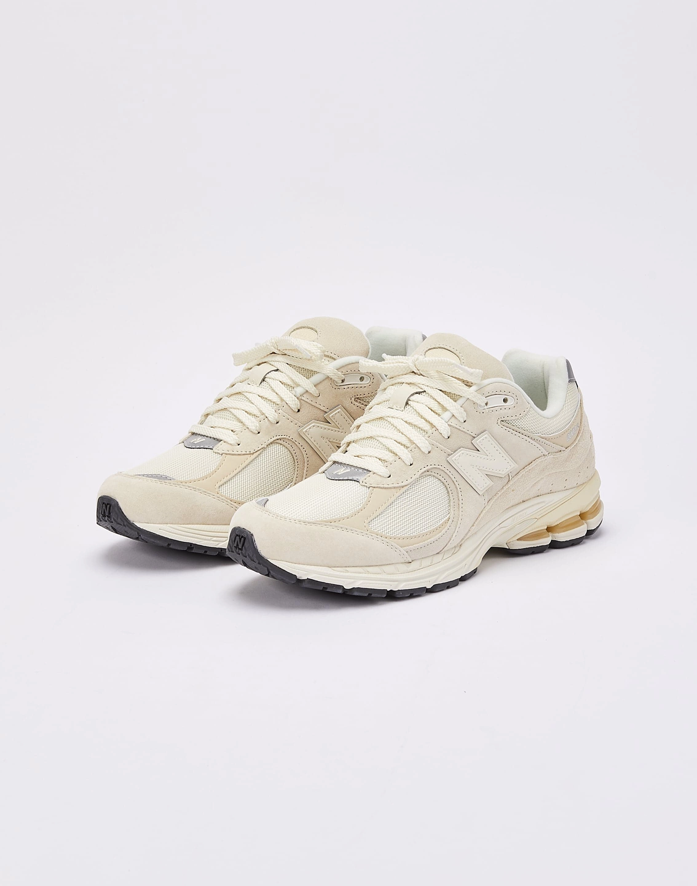 running in a gondola station area shoes Responsive Foam Technology New Balance 2002R