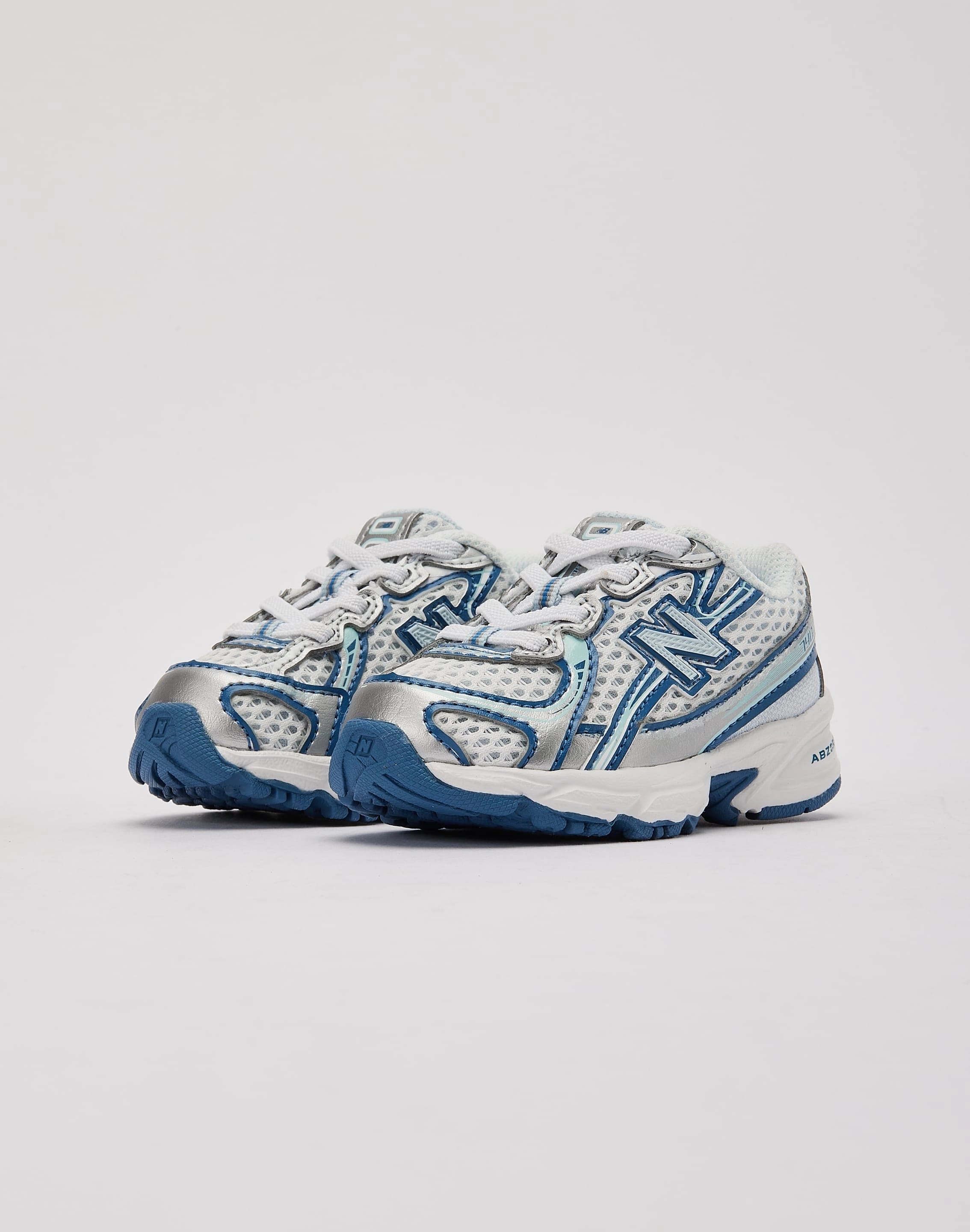 New Balance 740 Bungee Toddler Modern kids' shoes SlipResistantSoles