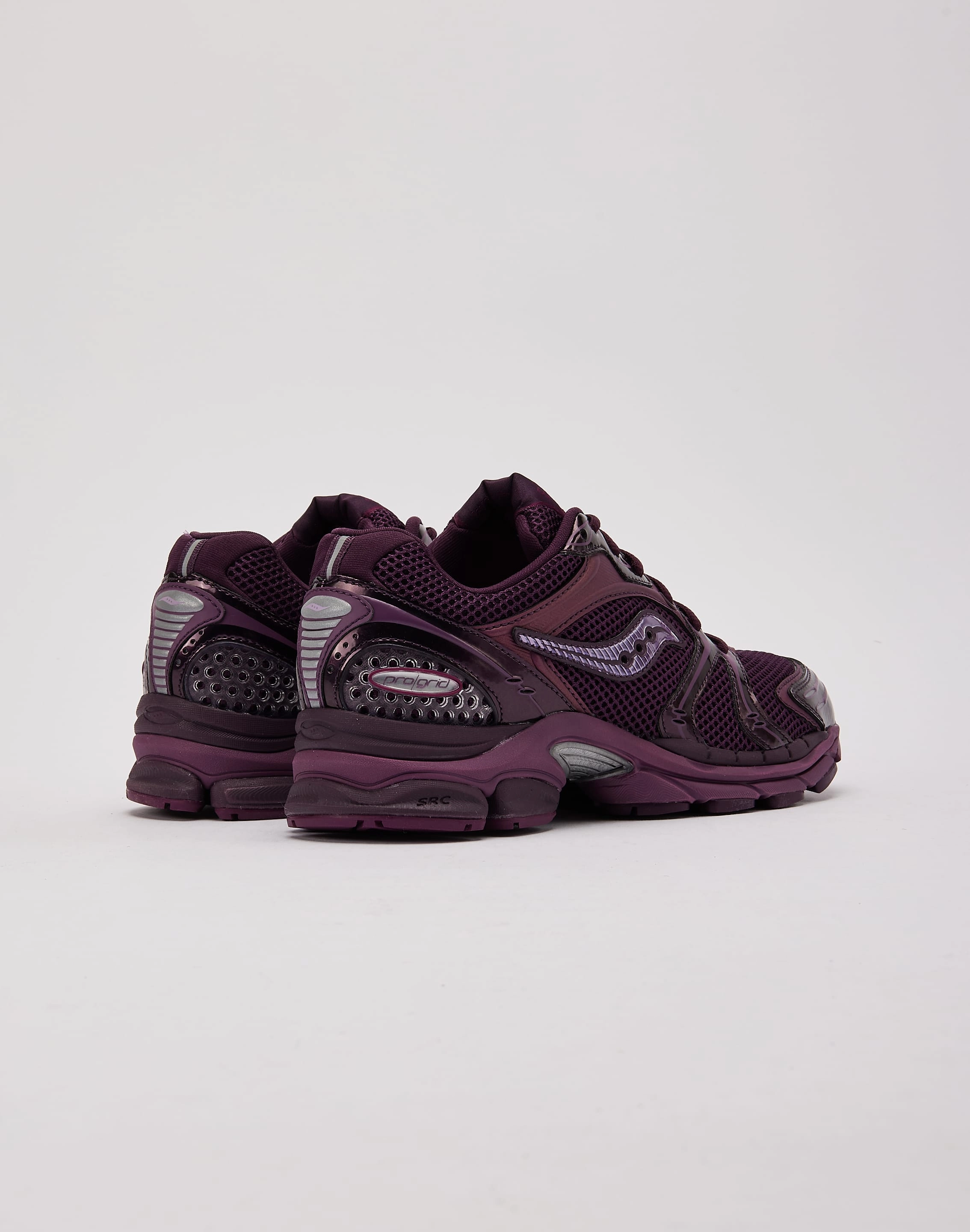 Versatile Fit Saucony ProGrid Triumph 4