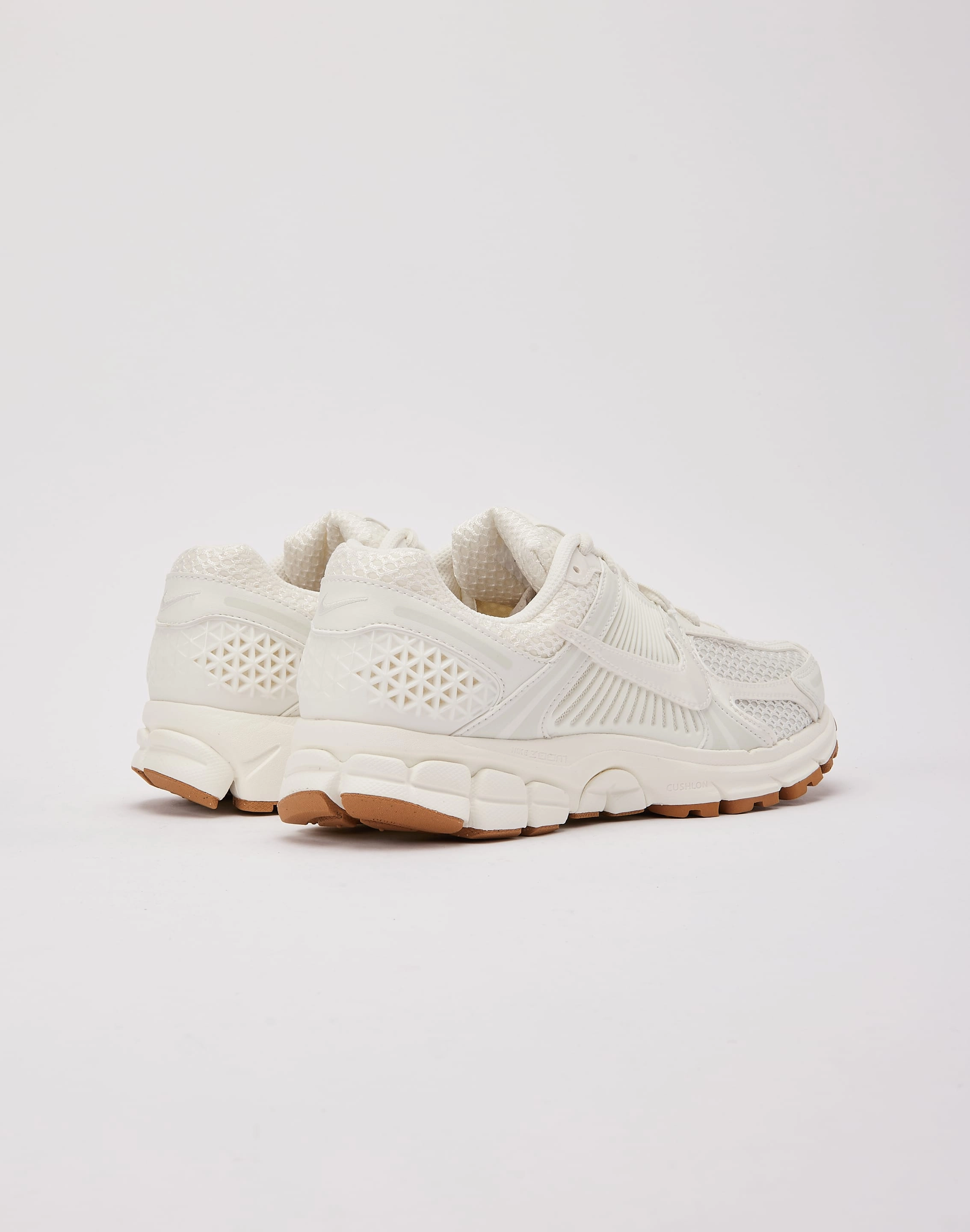 Nike Zoom Vomero 5 Hyper Compression Sole walking - specific benefits