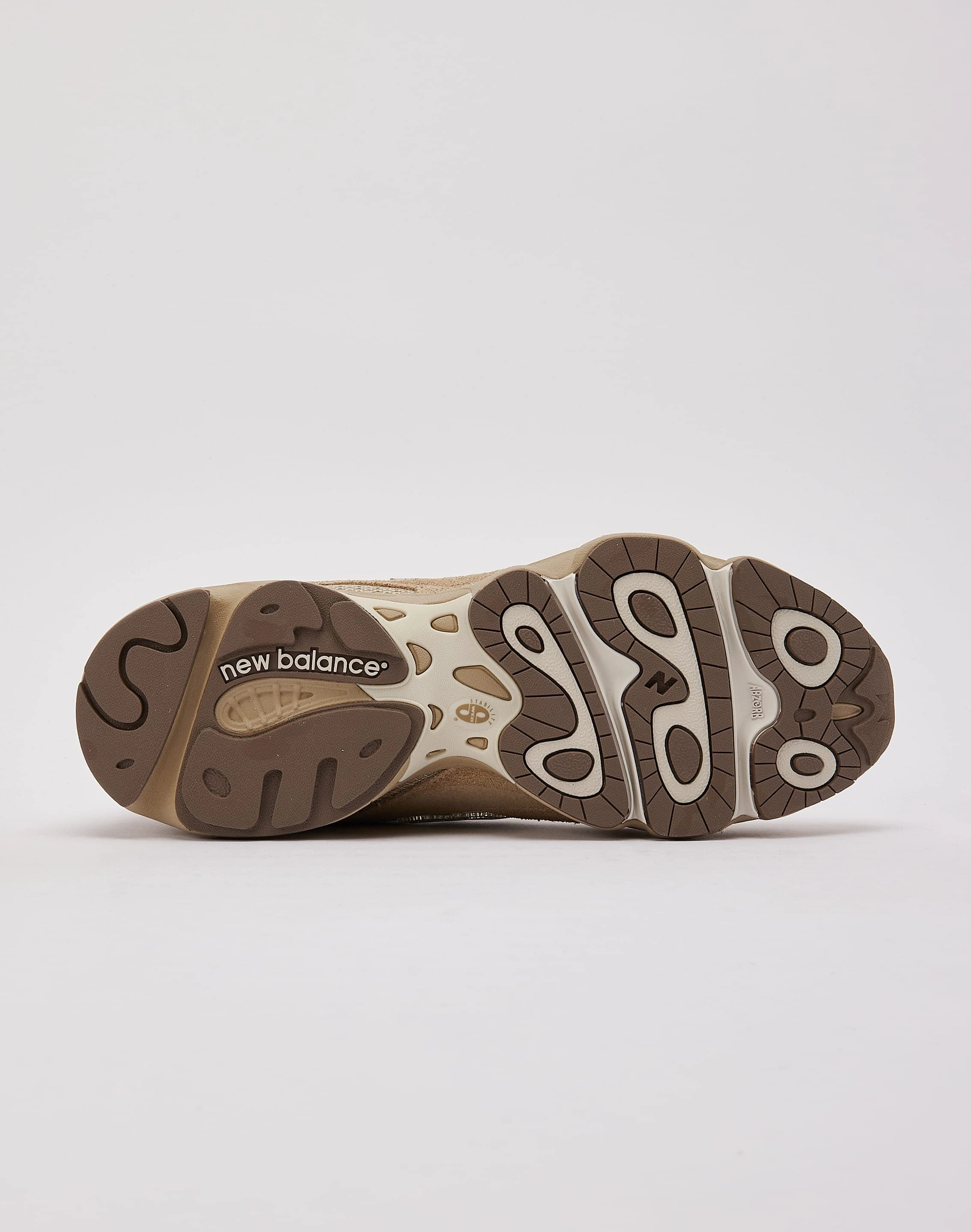 New Balance 1000 cold - weather running shoes ultramarathon