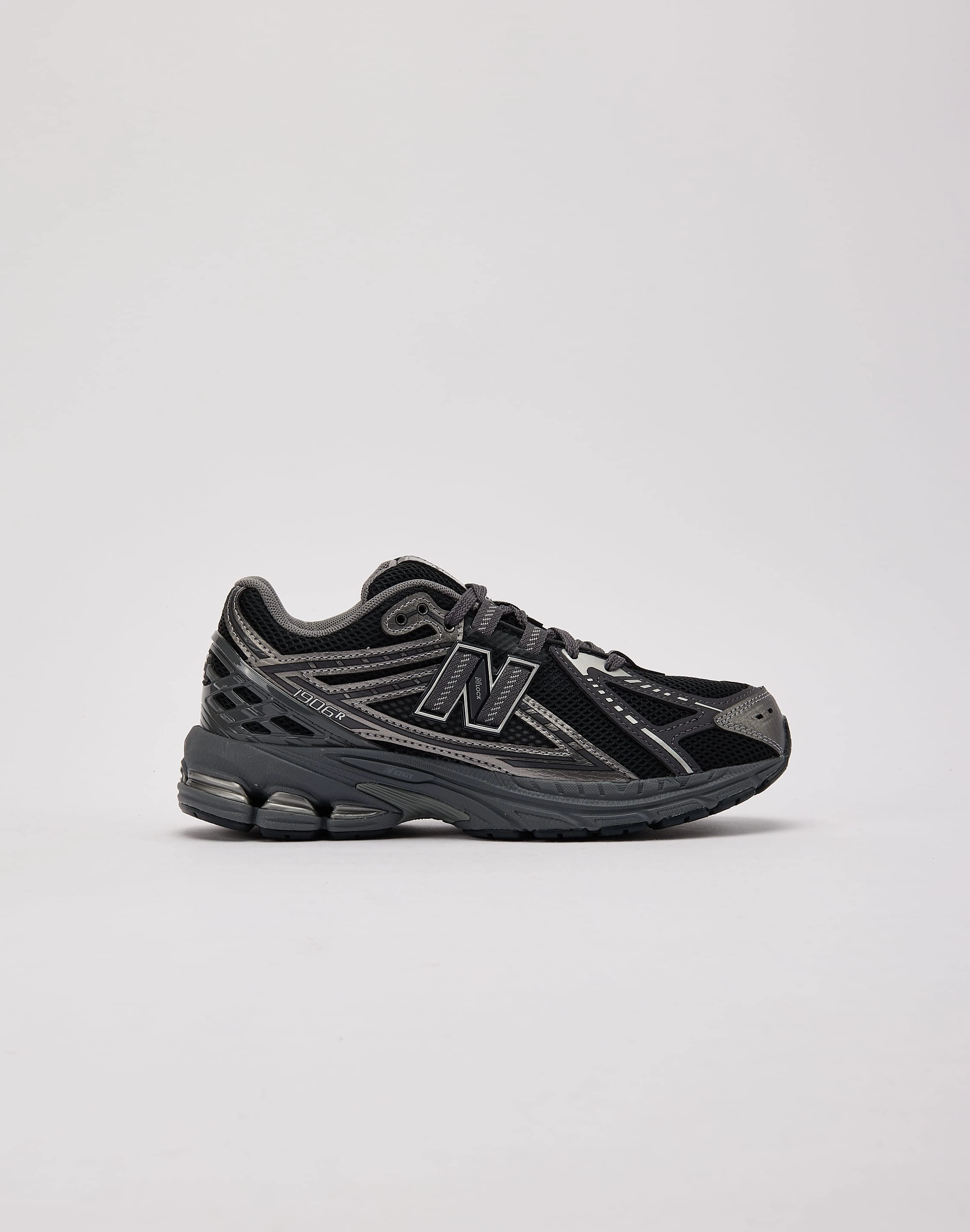 New Balance 1906R Grade-School Shock - absorbing midsole Elite Design