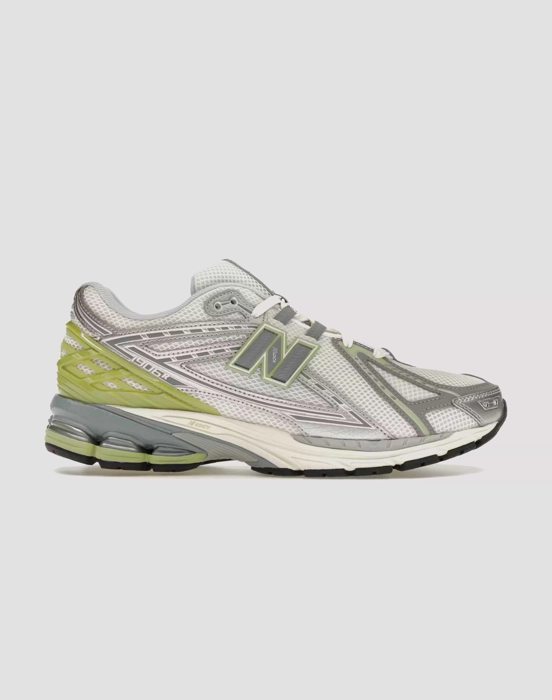senior running fashion - brand shoes New Balance 1906R