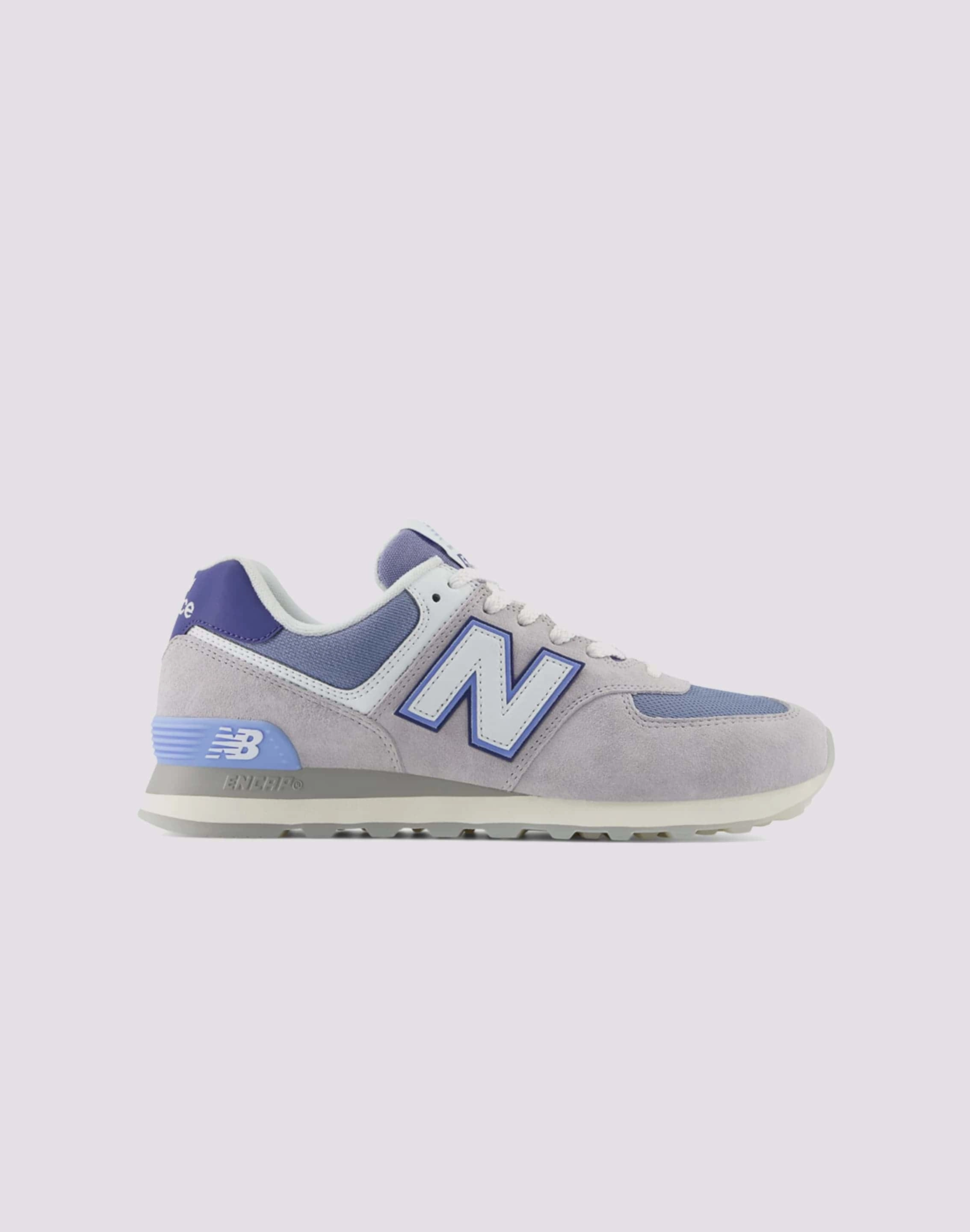 running in a tied - arch bridge area shoes New Balance 574
