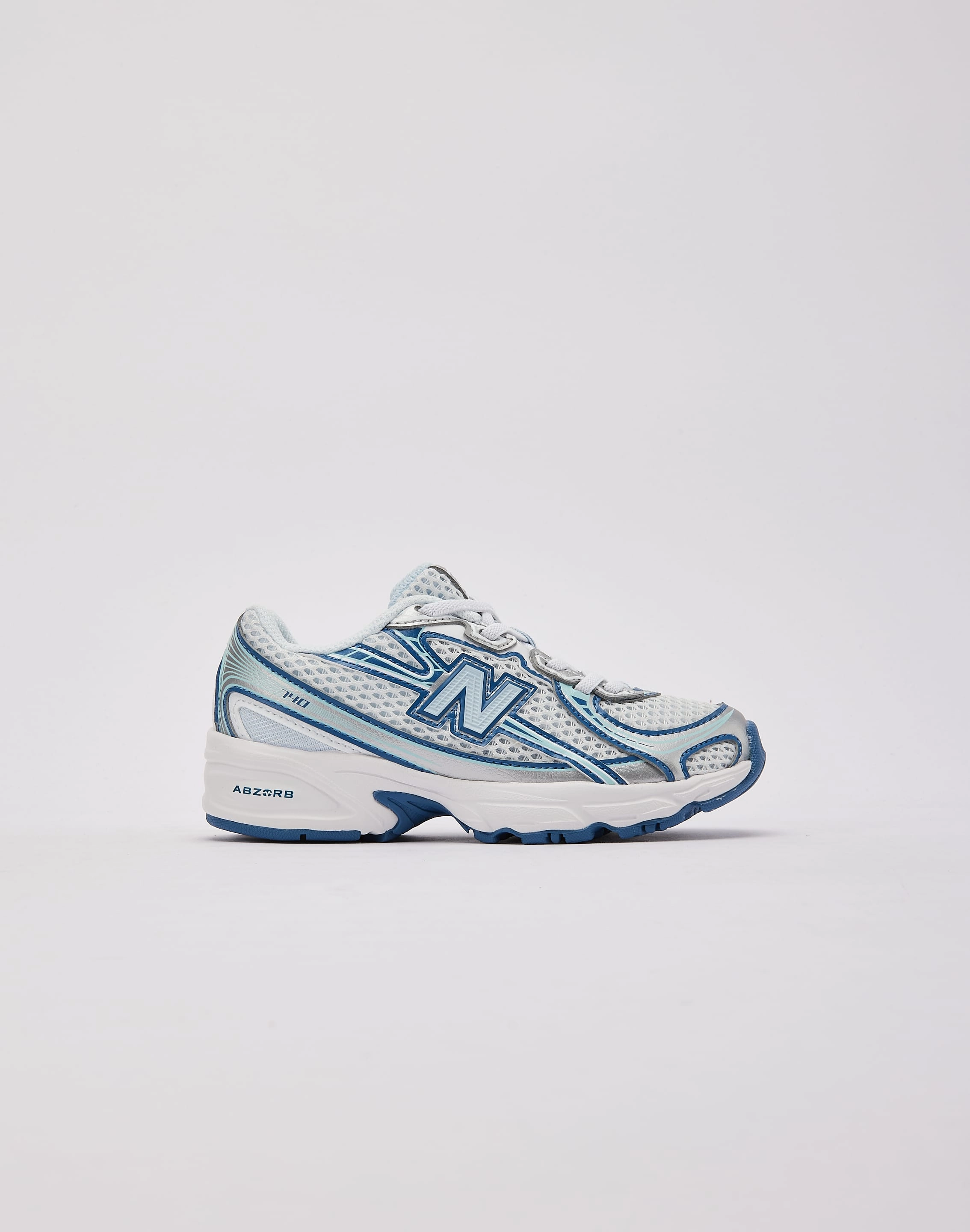 New Balance 740 Bungee Pre-School Ventilation holes hook and loop closure