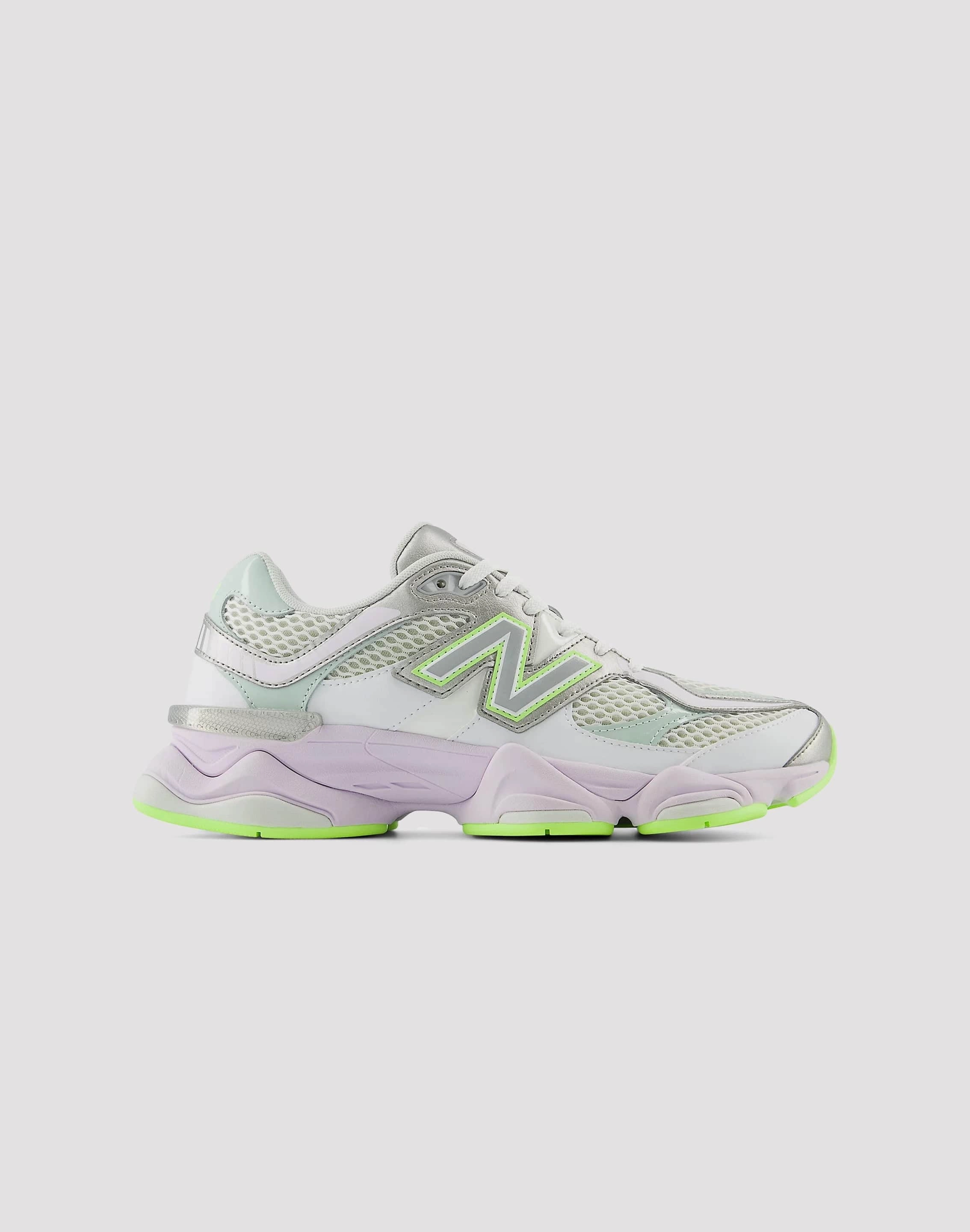 widest countryside New Balance 9060