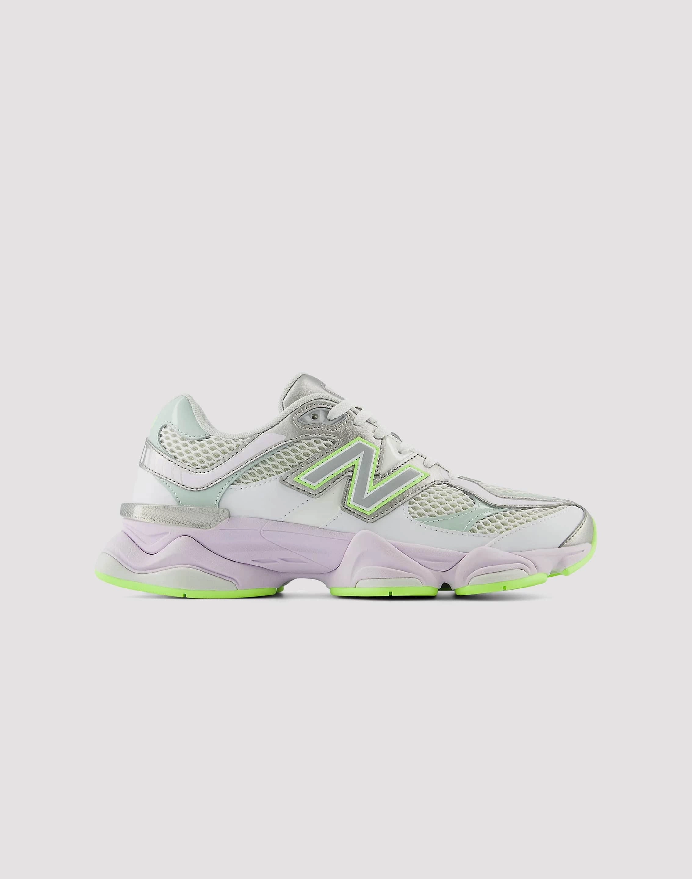 Sleek Wear Bold Style New Balance 9060