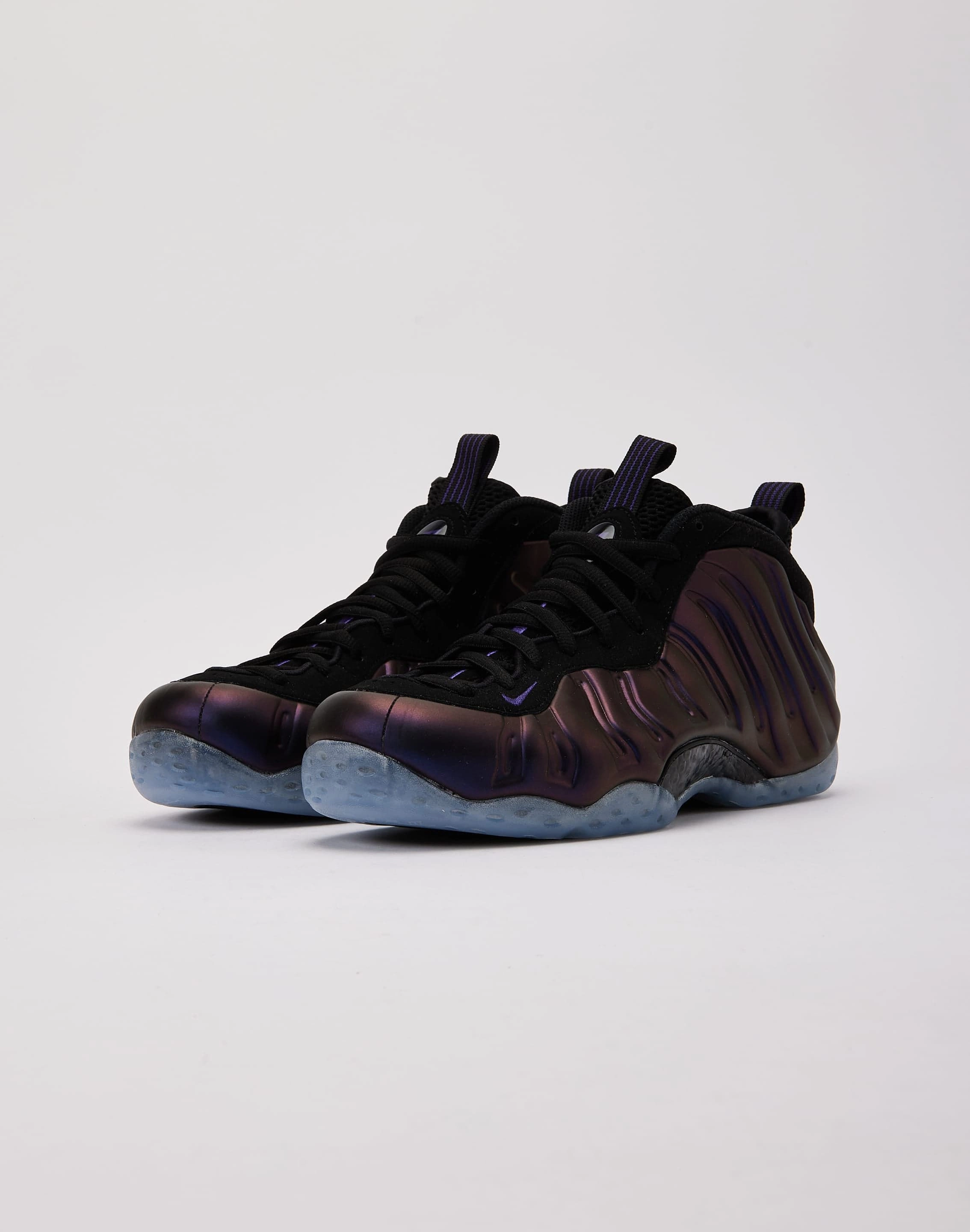 Nike Air Foamposite One 'Black and Varsity Purple' humid - weather