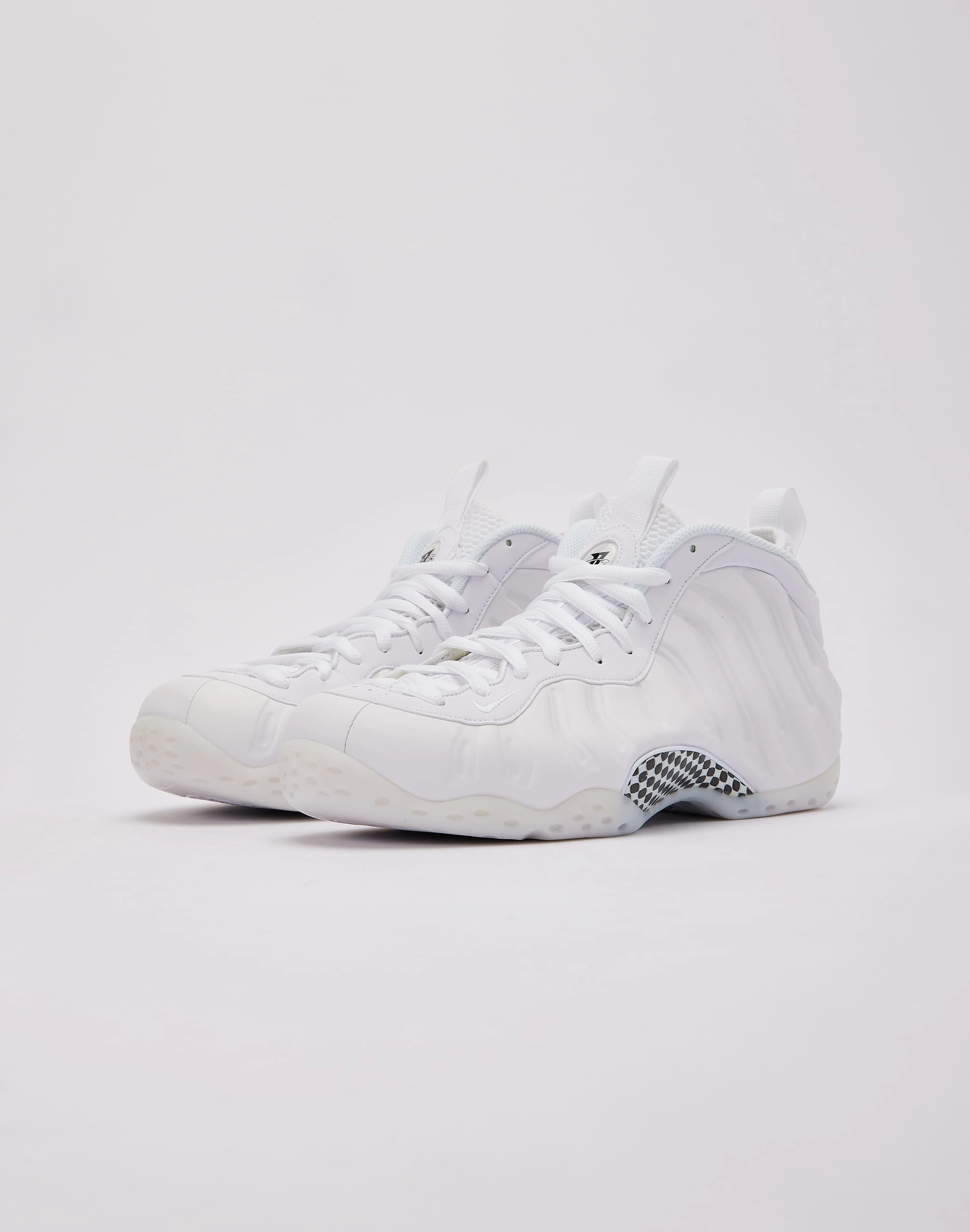 Collapsible design Nike Air Foamposite One 'Triple White'