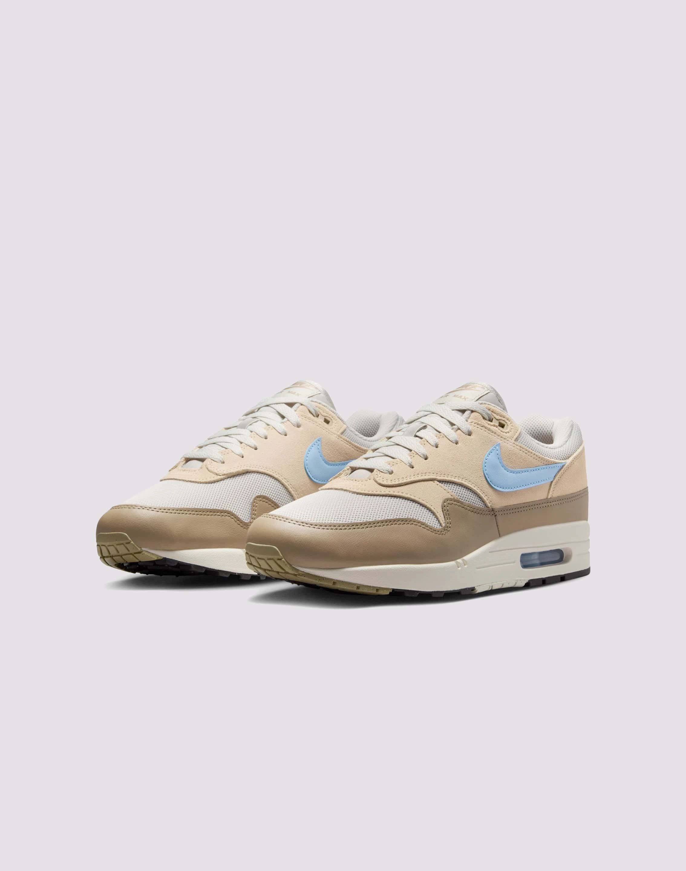 Hexagonal Traction Nodes Compact Size Nike Air Max 1 Essential