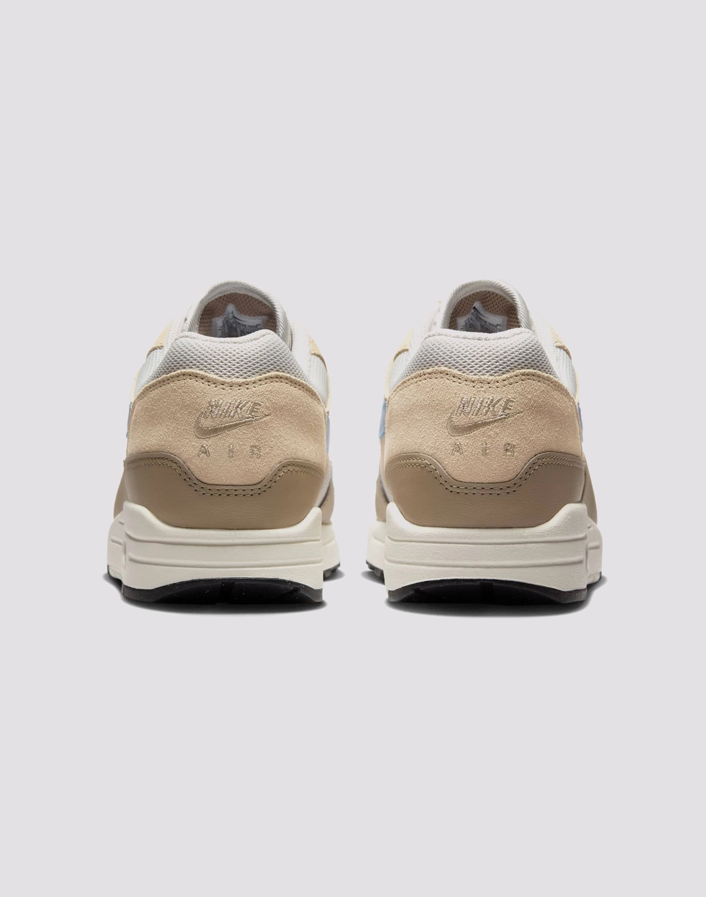 Hyper Responsive Midsole Synthetic - Upper Nike Air Max 1 Essential