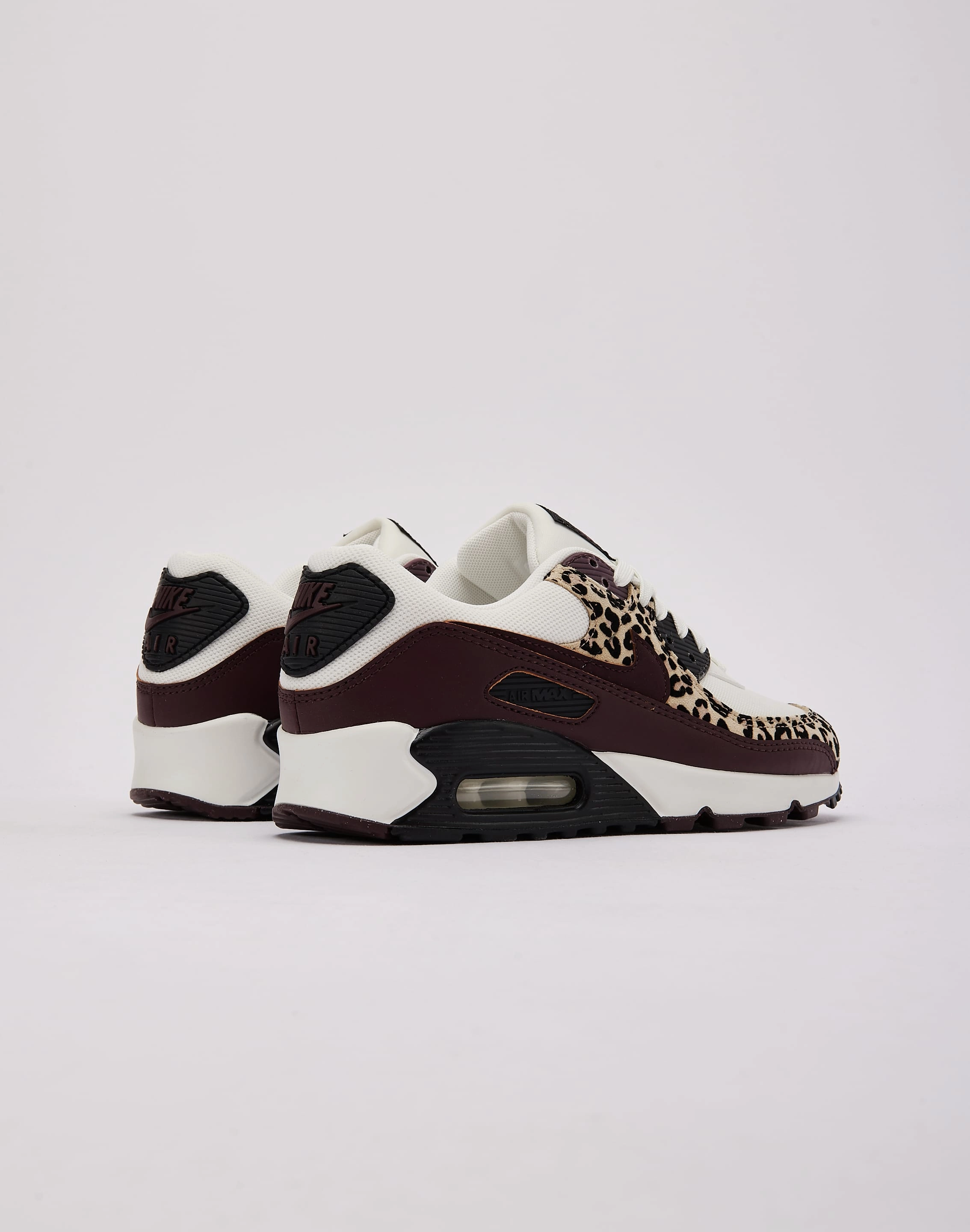 zip - up - feature shoes Nike Air Max 90