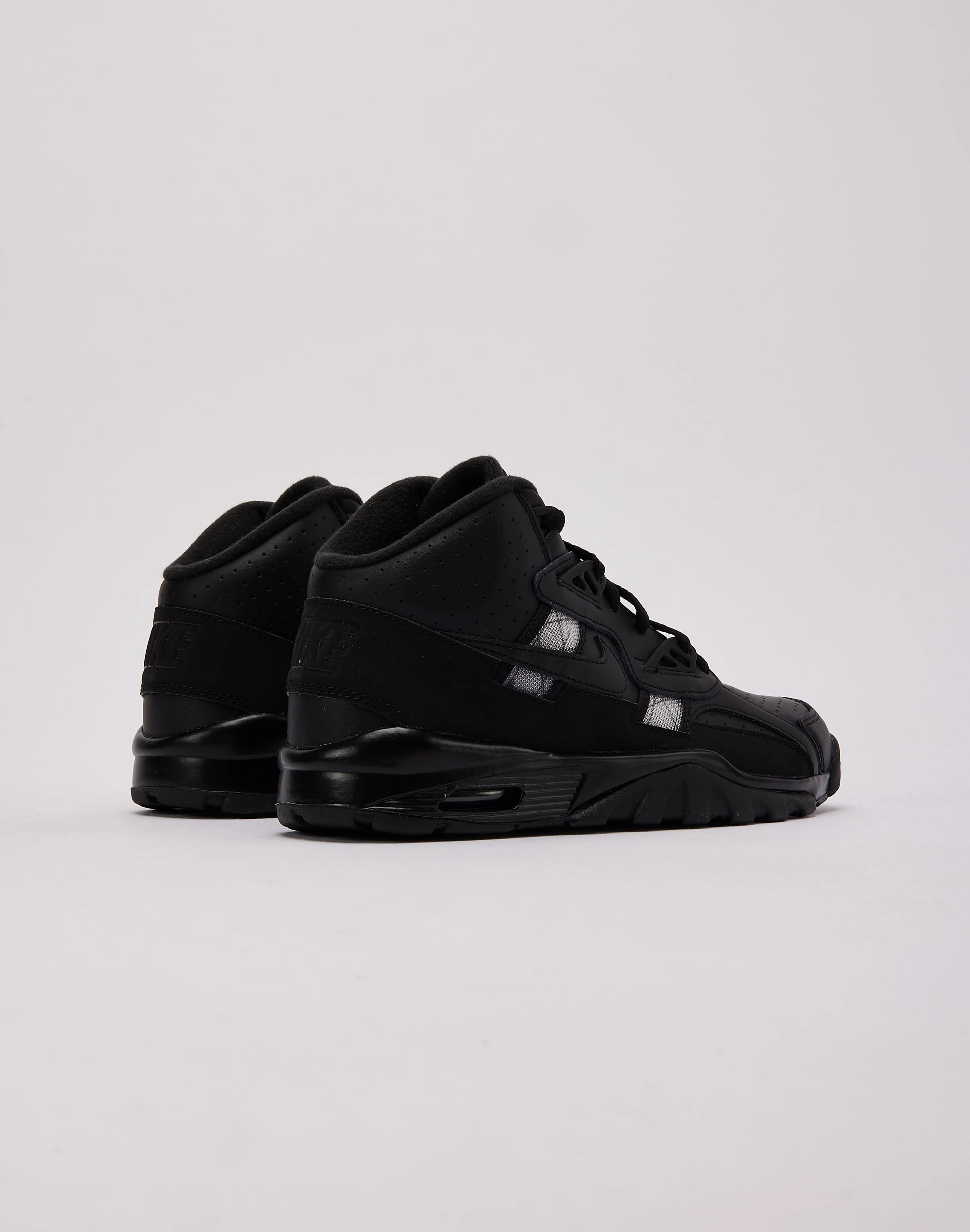 Seamless grip Nike Air Trainer SC High Grade-School