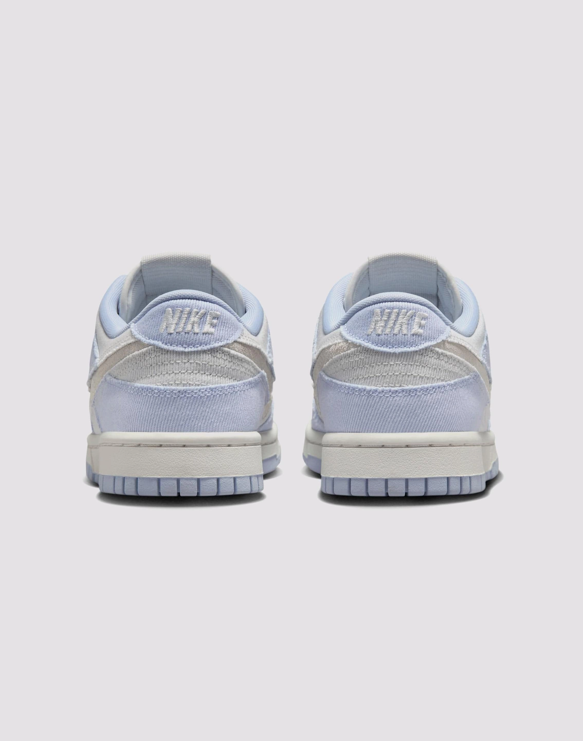 Nike Dunk Low &nbsp;"Ghost/Summit White/Platinum Tint"? Natural Foot Shape