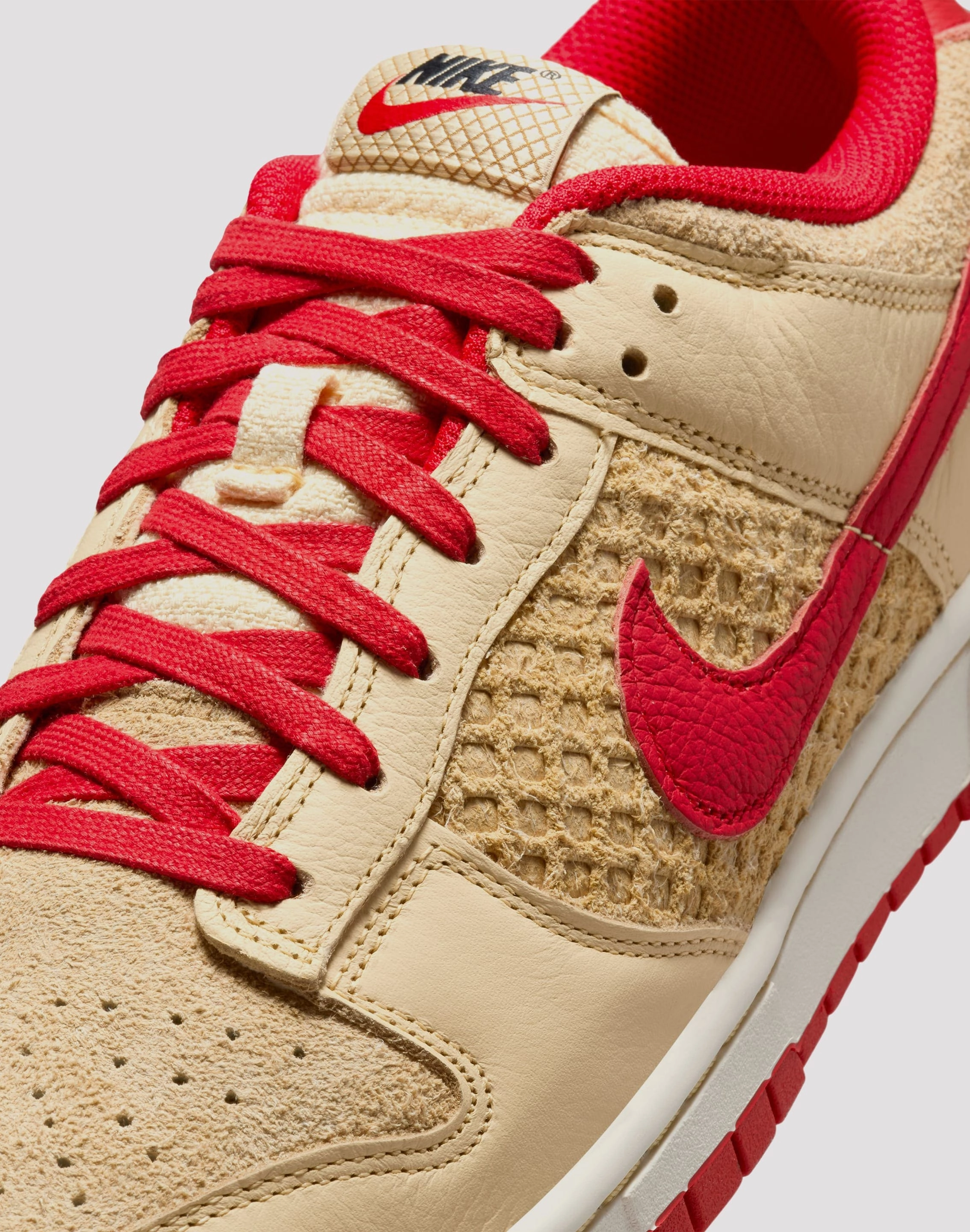 Thermoplastic Heel Counter fastest Nike Dunk Low Retro SE "Strawberry Waffle"