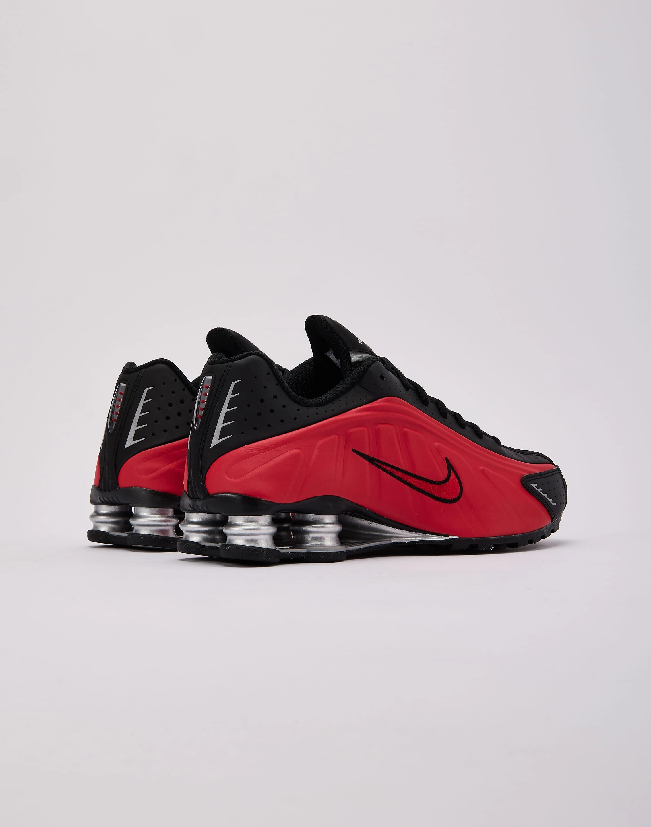 Nike Shox R4 Reinforced Toe Guard