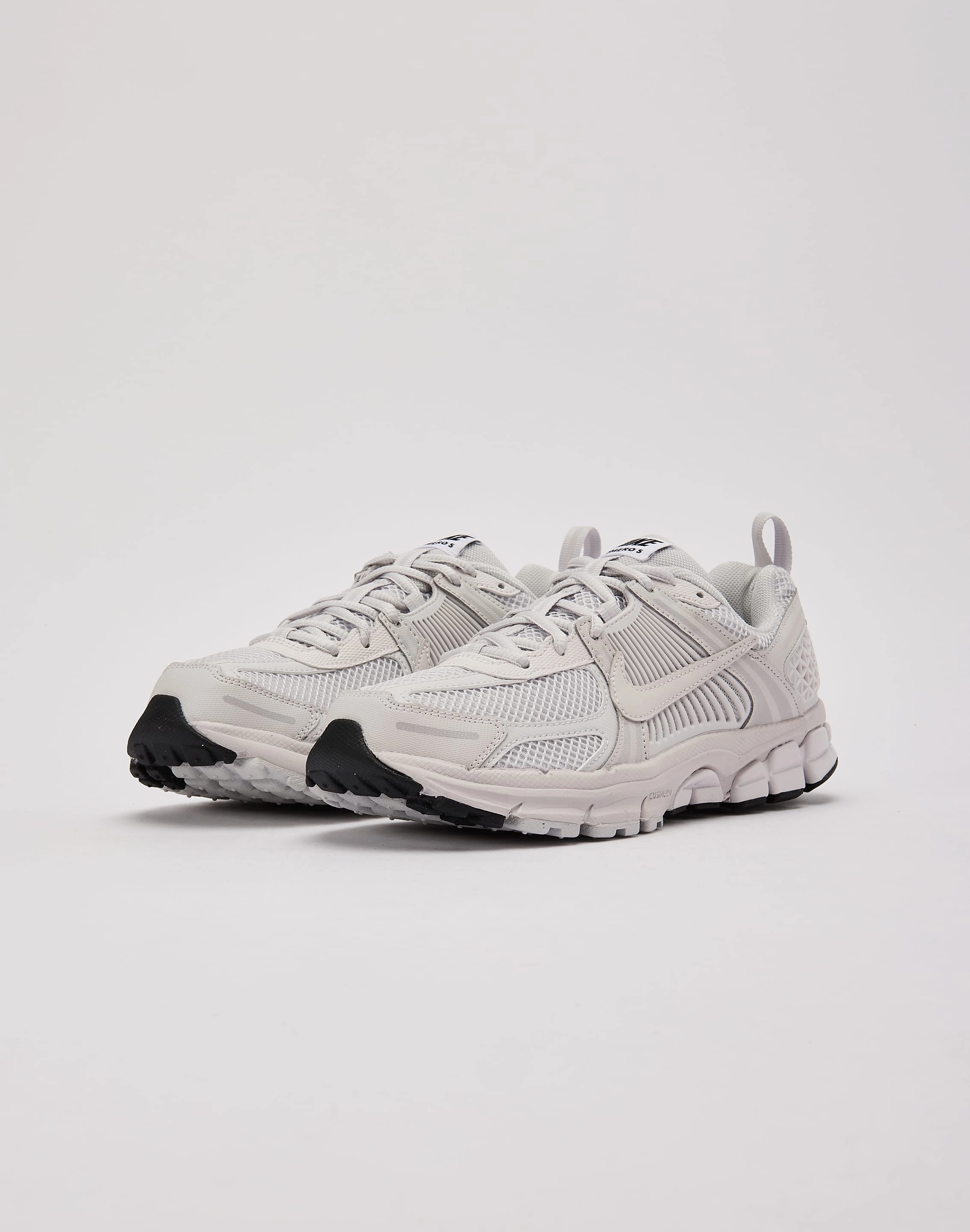 Matte All Terrain Grip Nike Zoom Vomero 5 Grade-School