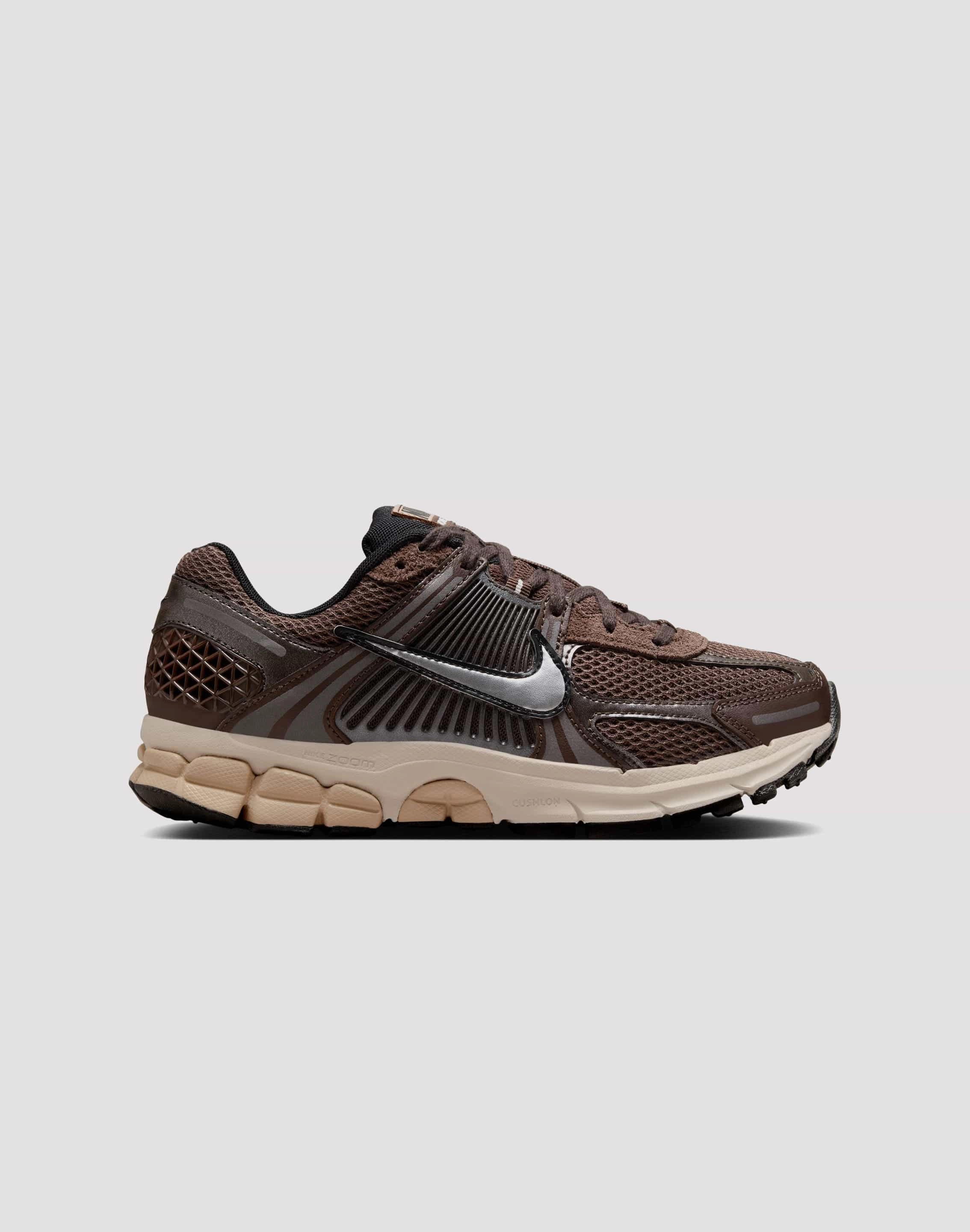 Responsive Fit Secure Fit Lock Nike Zoom Vomero 5 "Baroque Brown/Chrome/Lt Orewood Brn/Hemp"