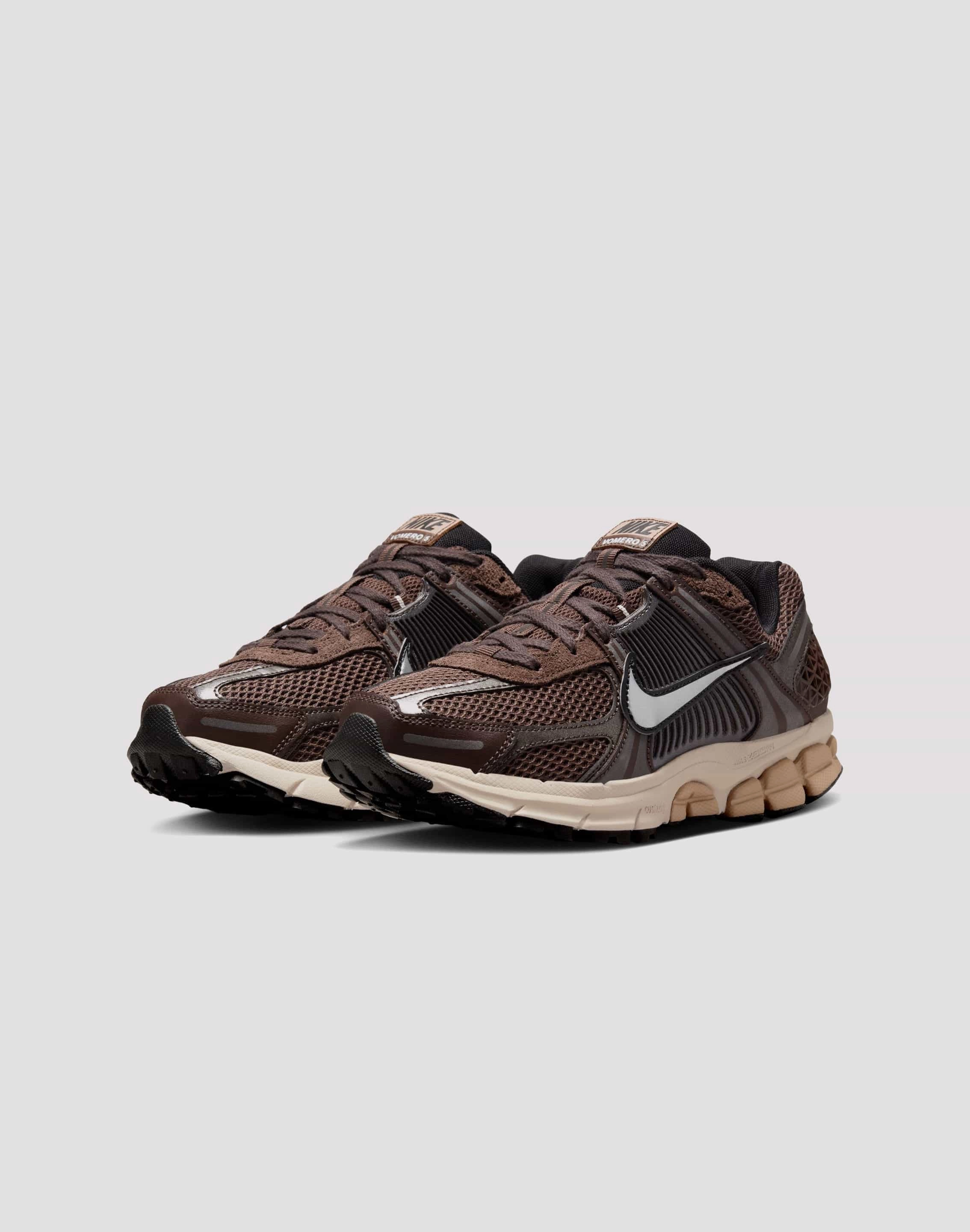 Nike Zoom Vomero 5 "Baroque Brown/Chrome/Lt Orewood Brn/Hemp" Comfort Collar Design Suede