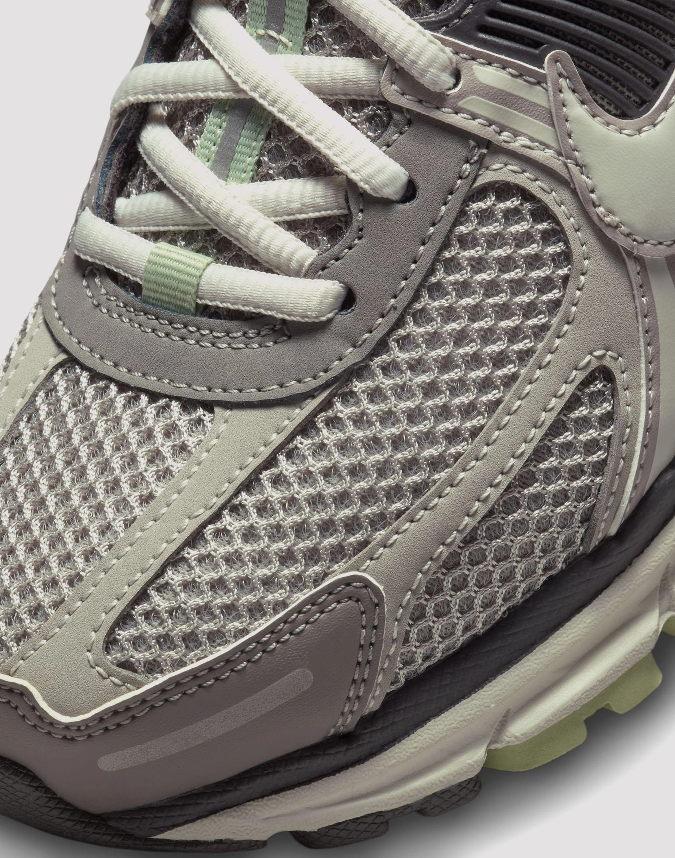 Nike Zoom Vomero 5 "Cobblestone/Light Bone" running for better sleep Tread Pattern