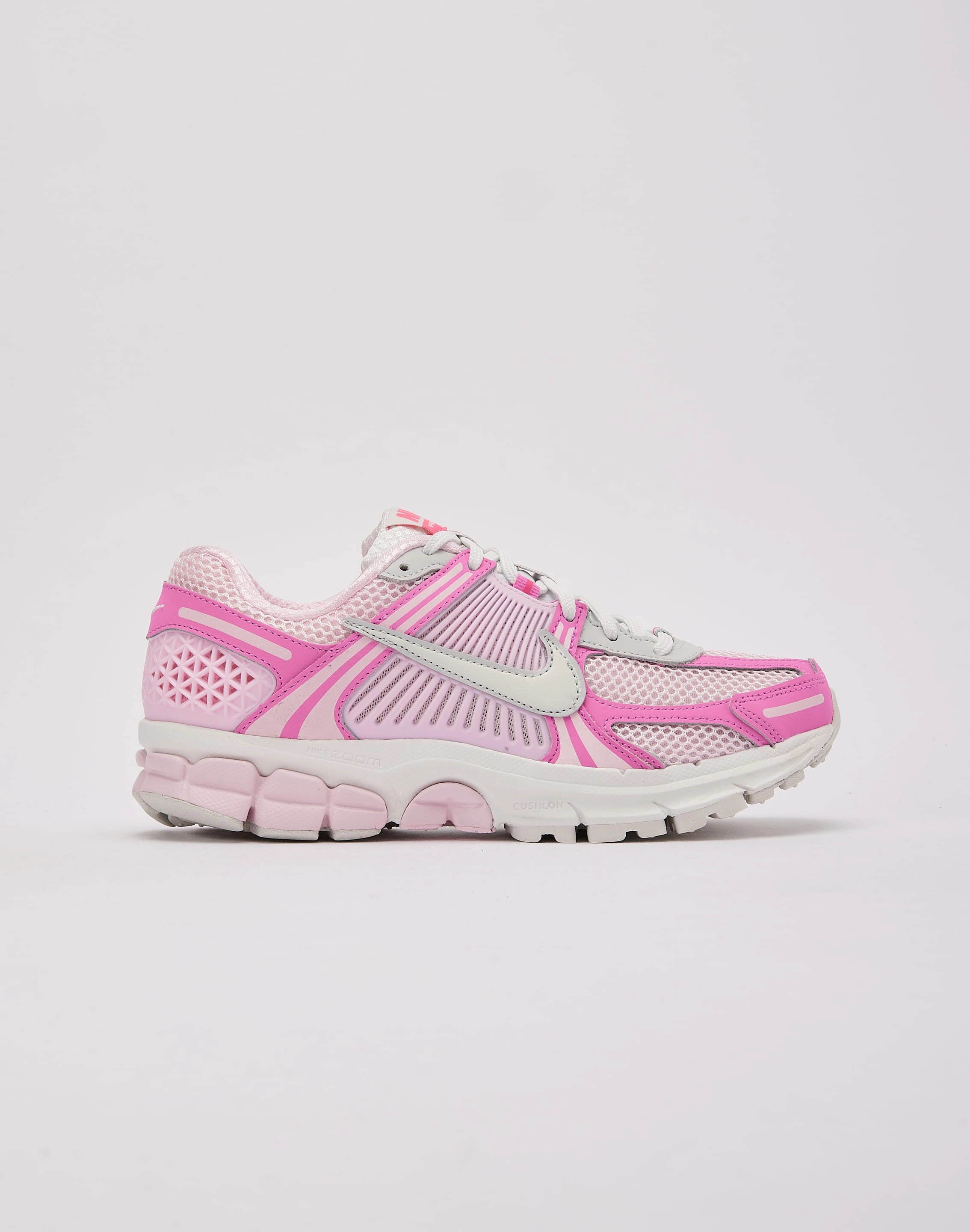 Nike Zoom Vomero 5 grip - enhancing stretchy fabric