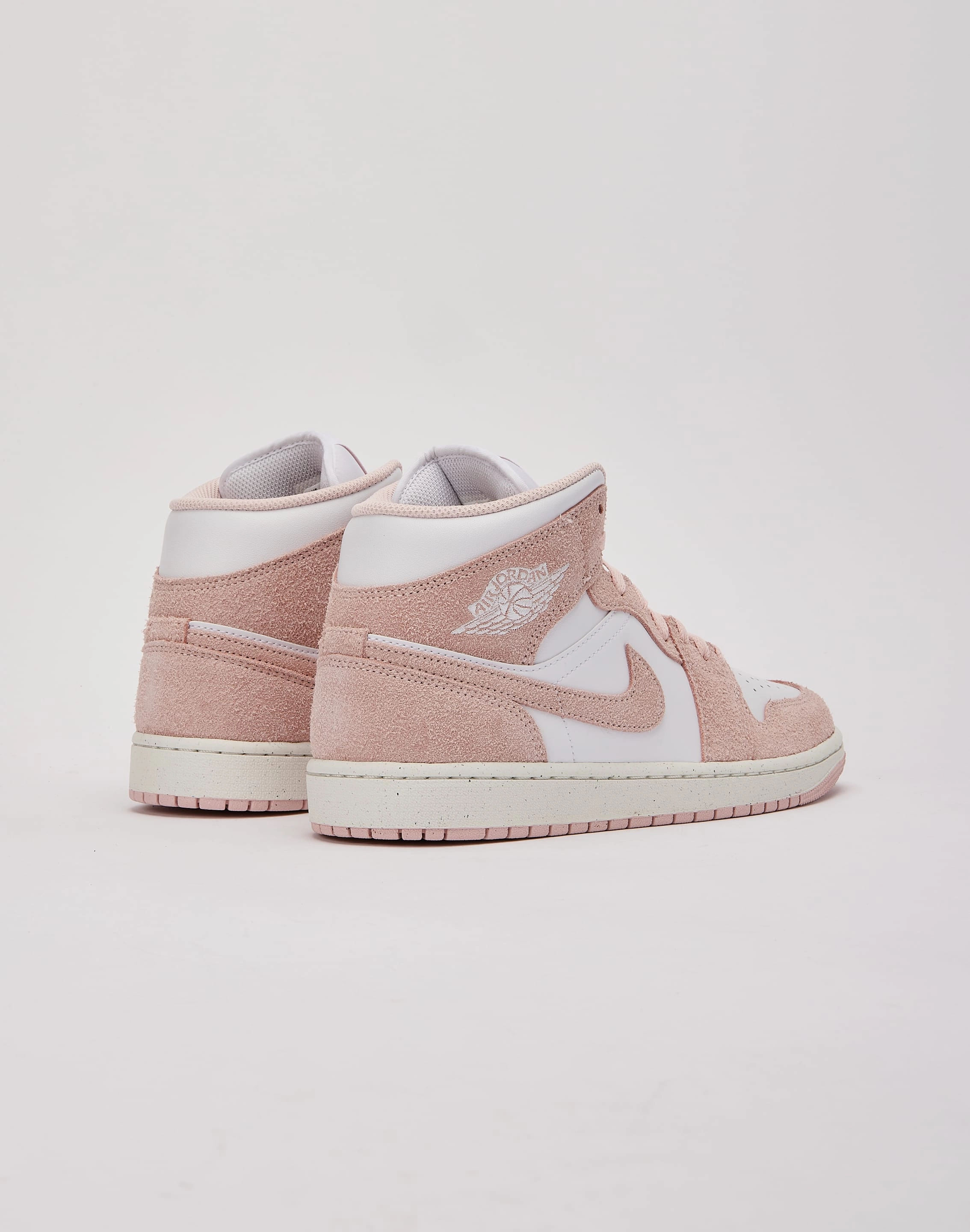 Distinctive cushioning Jordan Air Jordan 1 Mid SE