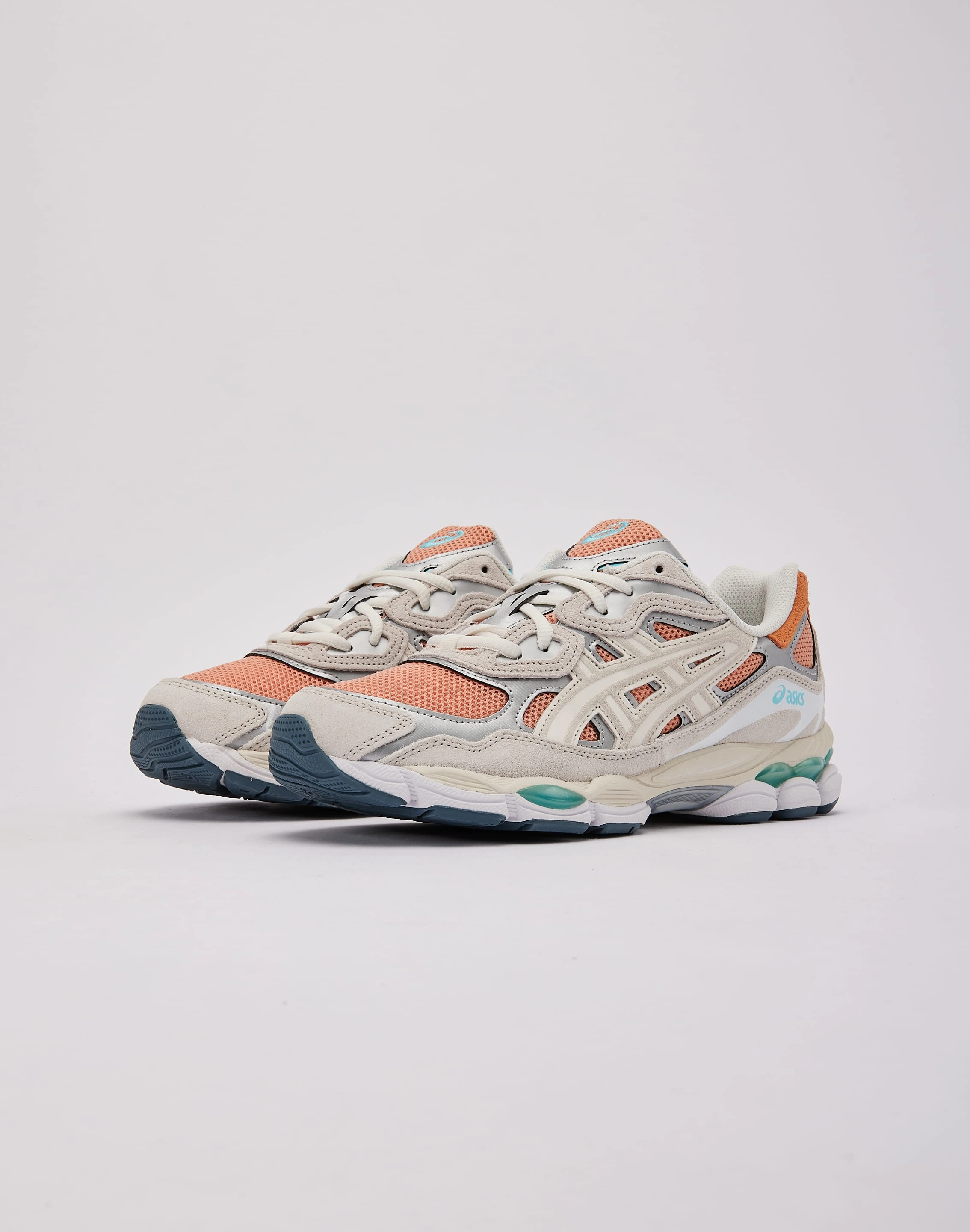 running in a fumarole area shoes Asics GEL-NYC