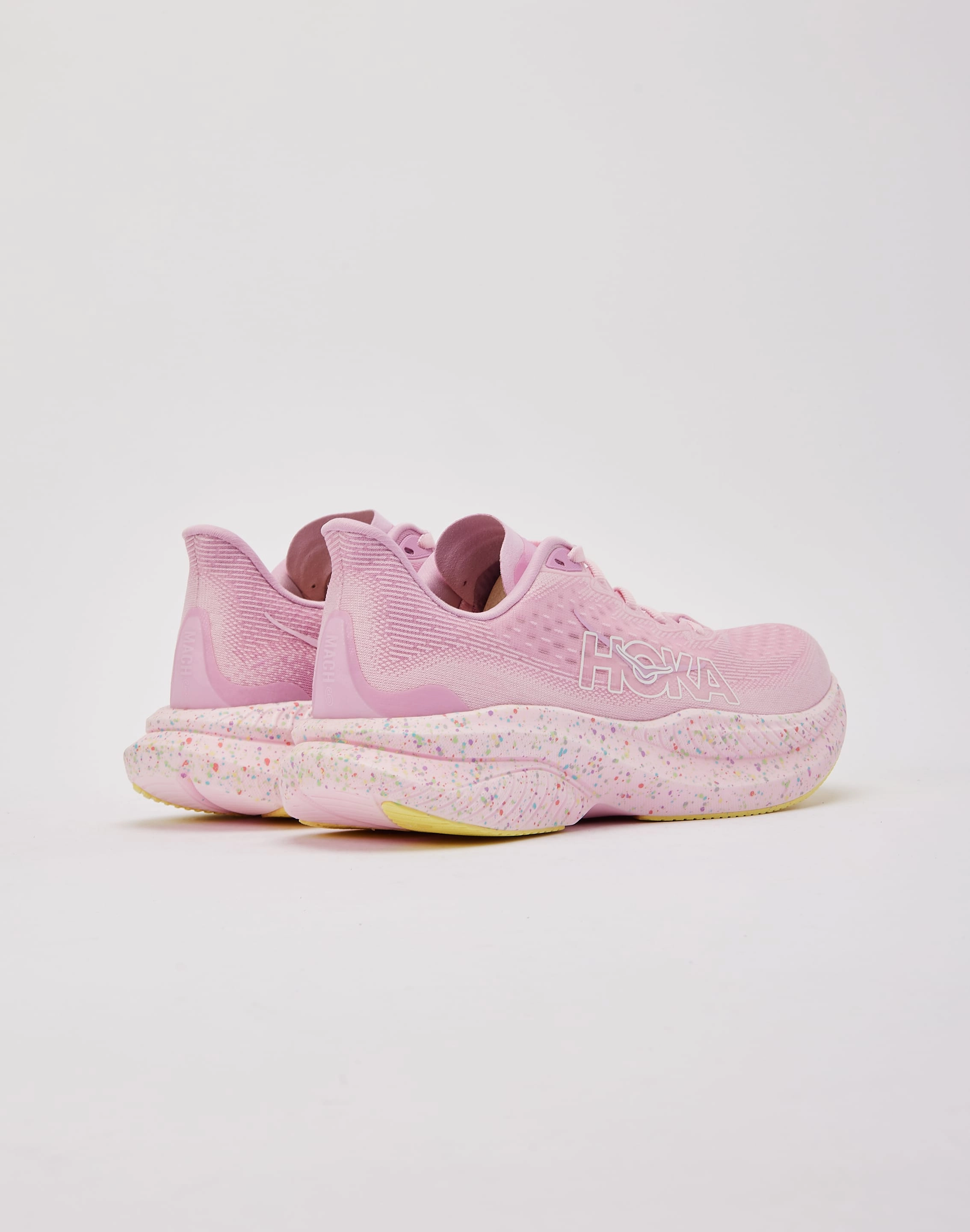 Padded Fit All-day breathability HOKA Mach 6