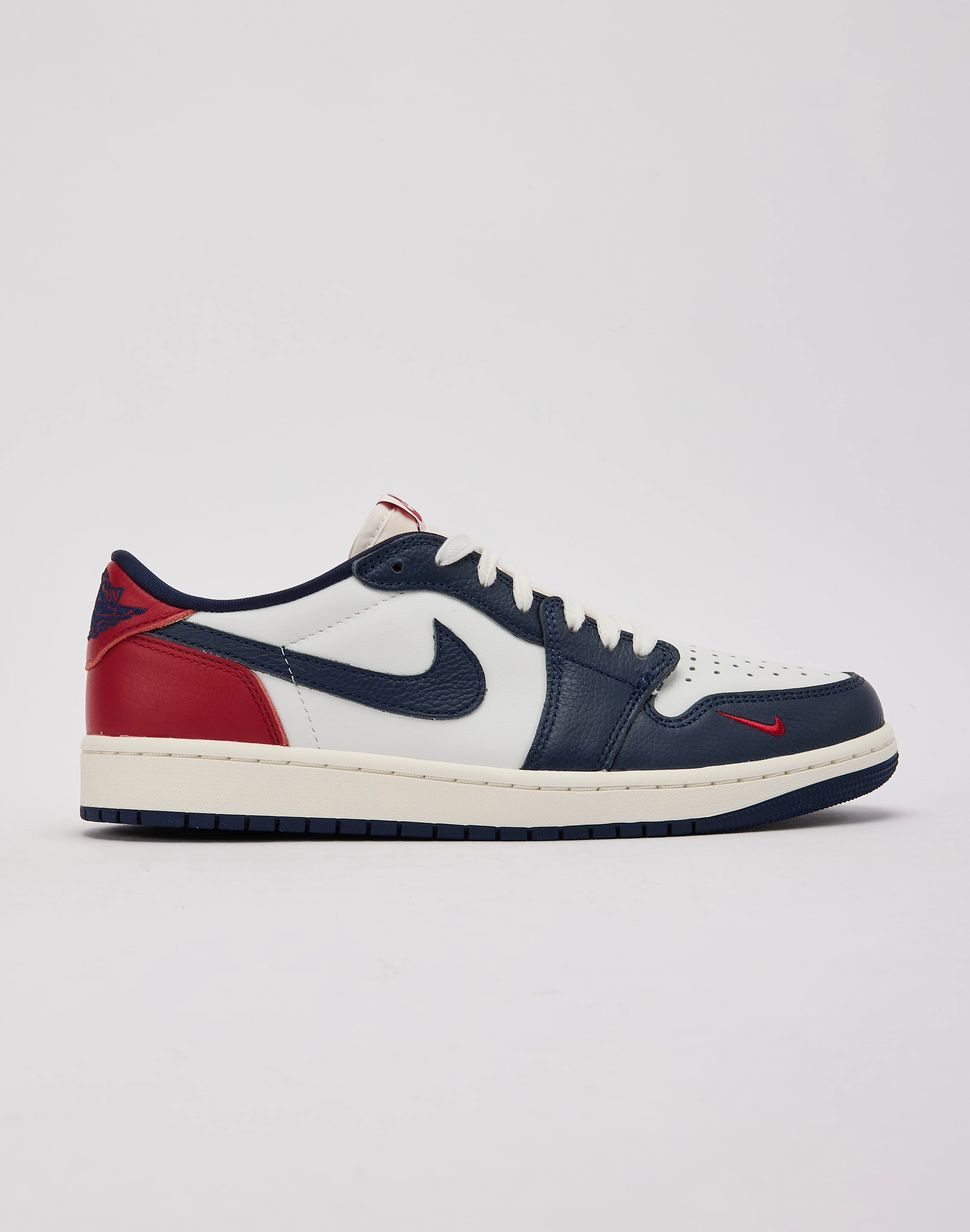 Jordan Air Jordan 1 Retro Low OG 'Howard University' Air Channel System tennis players - specific features