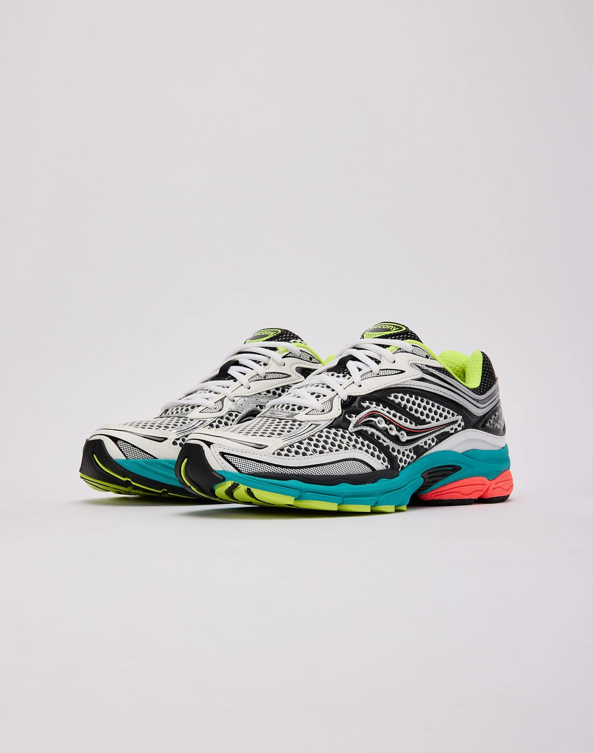 traction - enhanced sole shoes Saucony ProGrid Omni 9