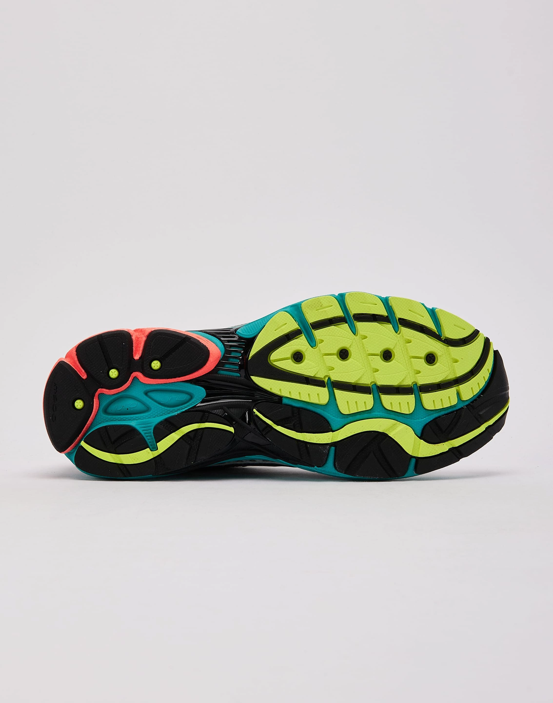 adventure - themed shoes Saucony ProGrid Omni 9