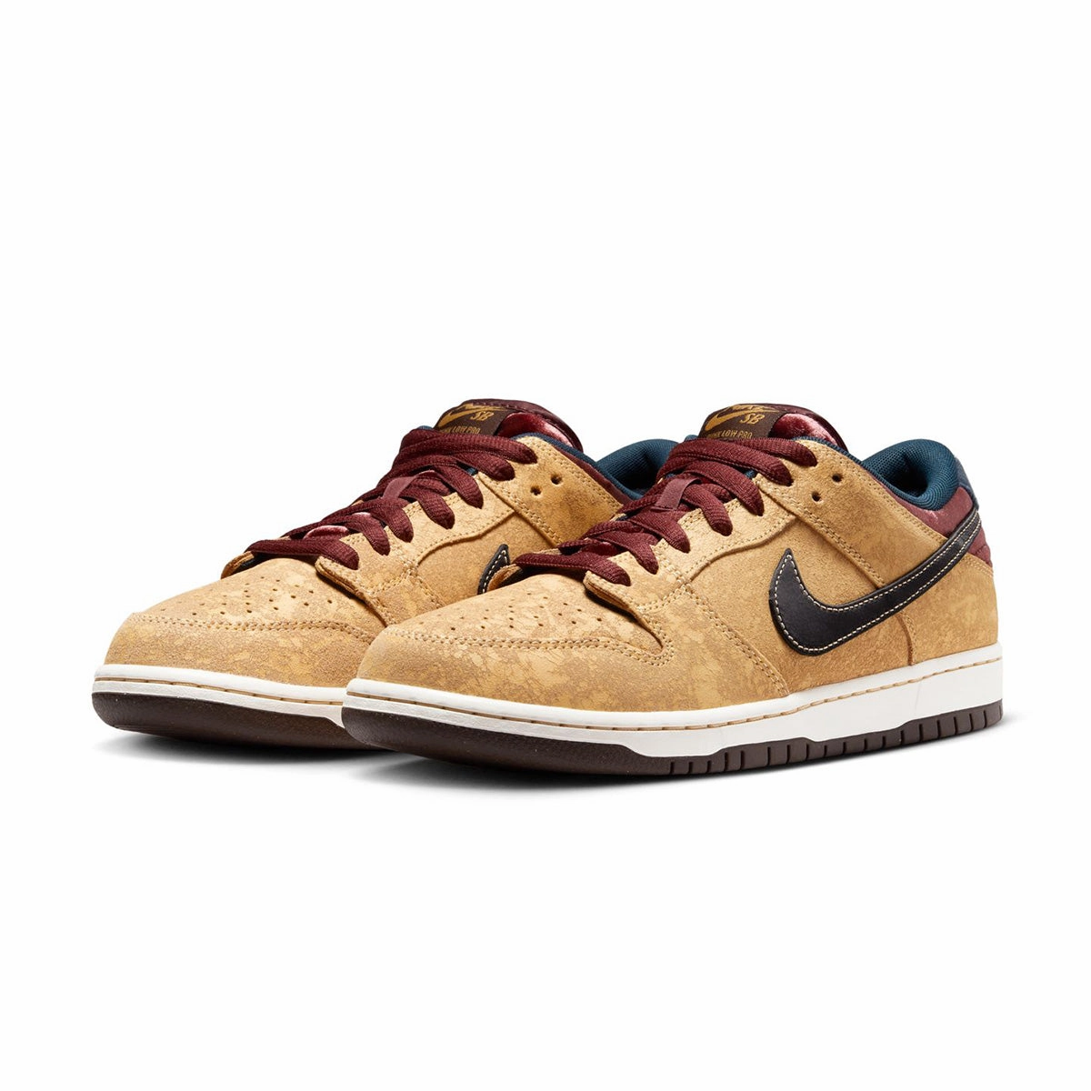 Timeless arch SB Dunk Low Pro 'City of Cinema'