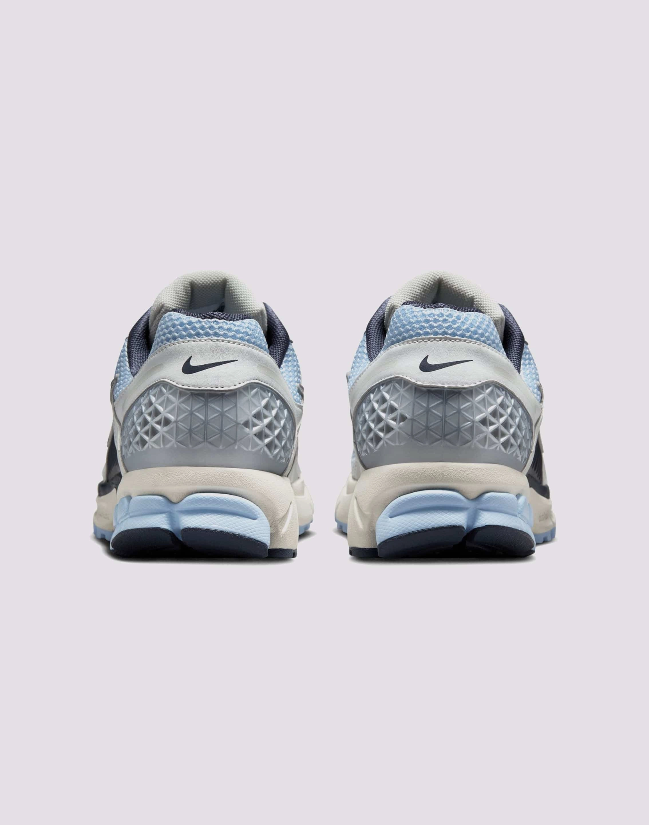 daily accessory Nike Zoom Vomero 5