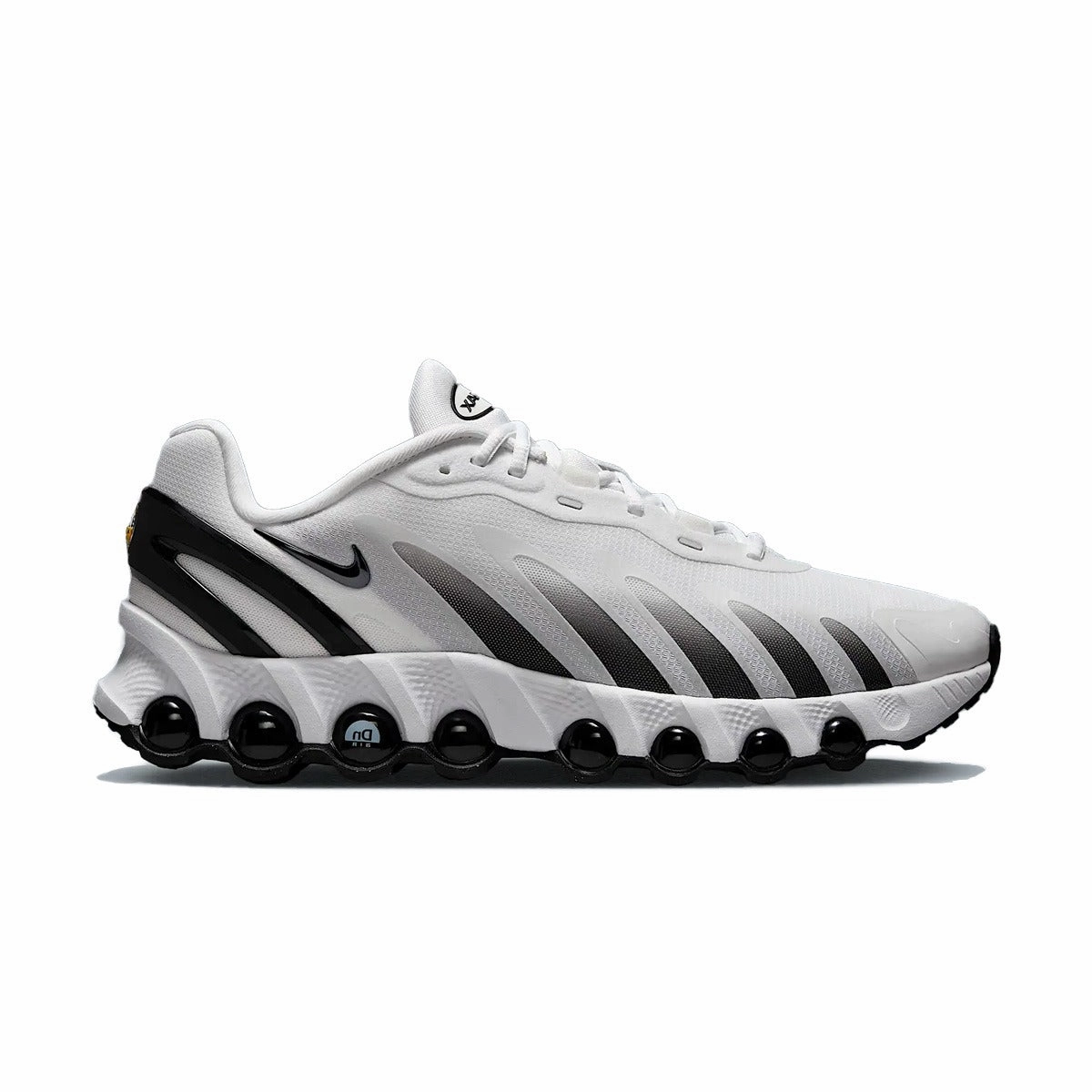 Air Max DN8 'White Black' skaters' balance