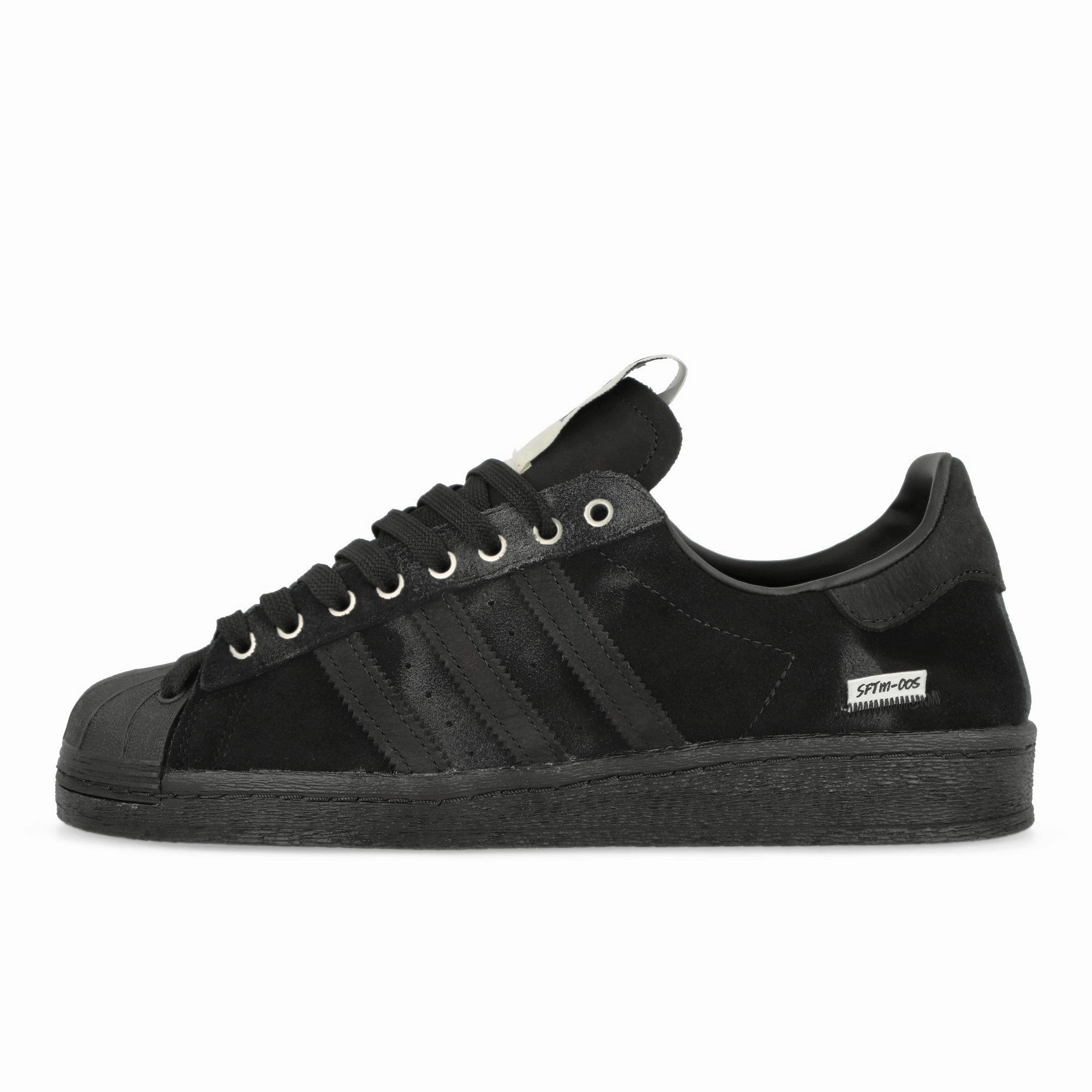 Travel Essential Superstar 82