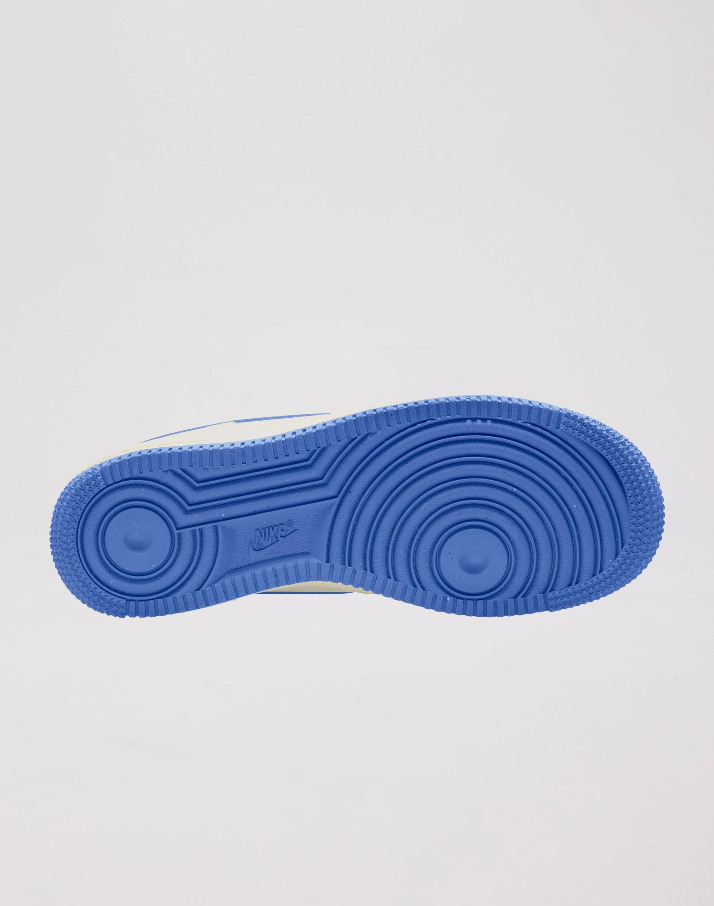 fundamental skaters' balance Nike Air Force 1 '07 Next Nature "Sail/Royal Pulse"