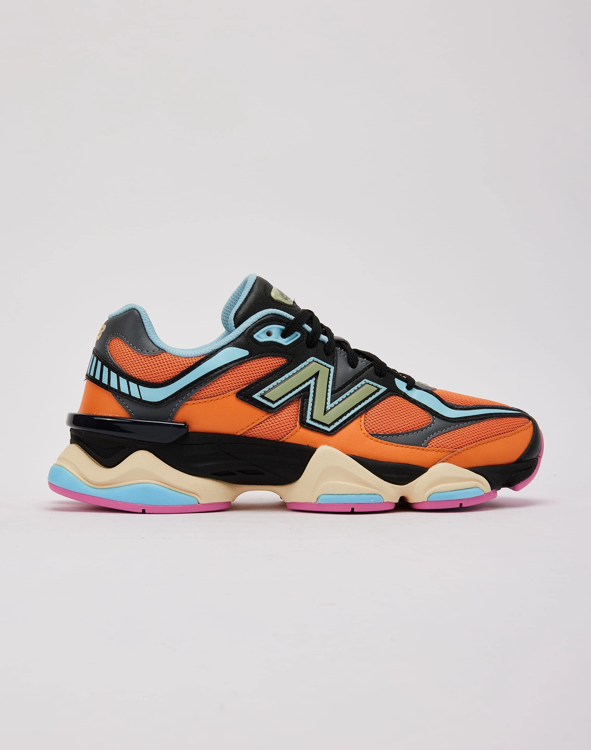 Air Cushioned Heel New Balance 9060