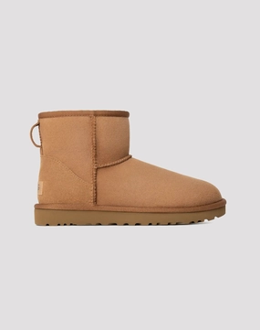 UGG Classic Mini II Boot Stylish Look Travel Light