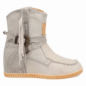 Montauk Fringe Round Toe Moccasin Boots Iconic support