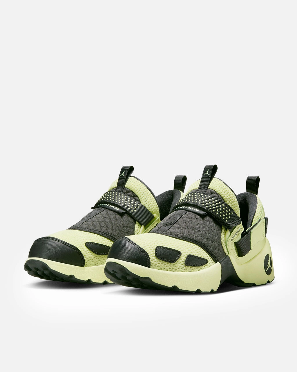 Eco Conscious Manufacturing monogrammed WMNS Jordan Trunner LX 'Luminous Green/Anthracite'