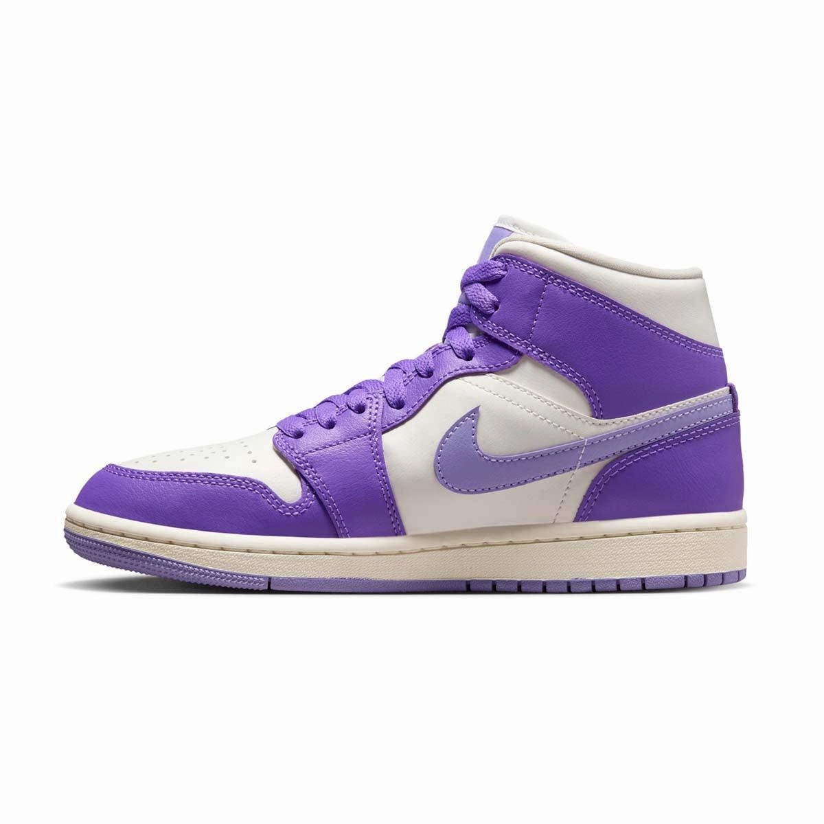 Sought-after carbon fiber shank Wmns Air Jordan 1 Mid 'Action Grape'