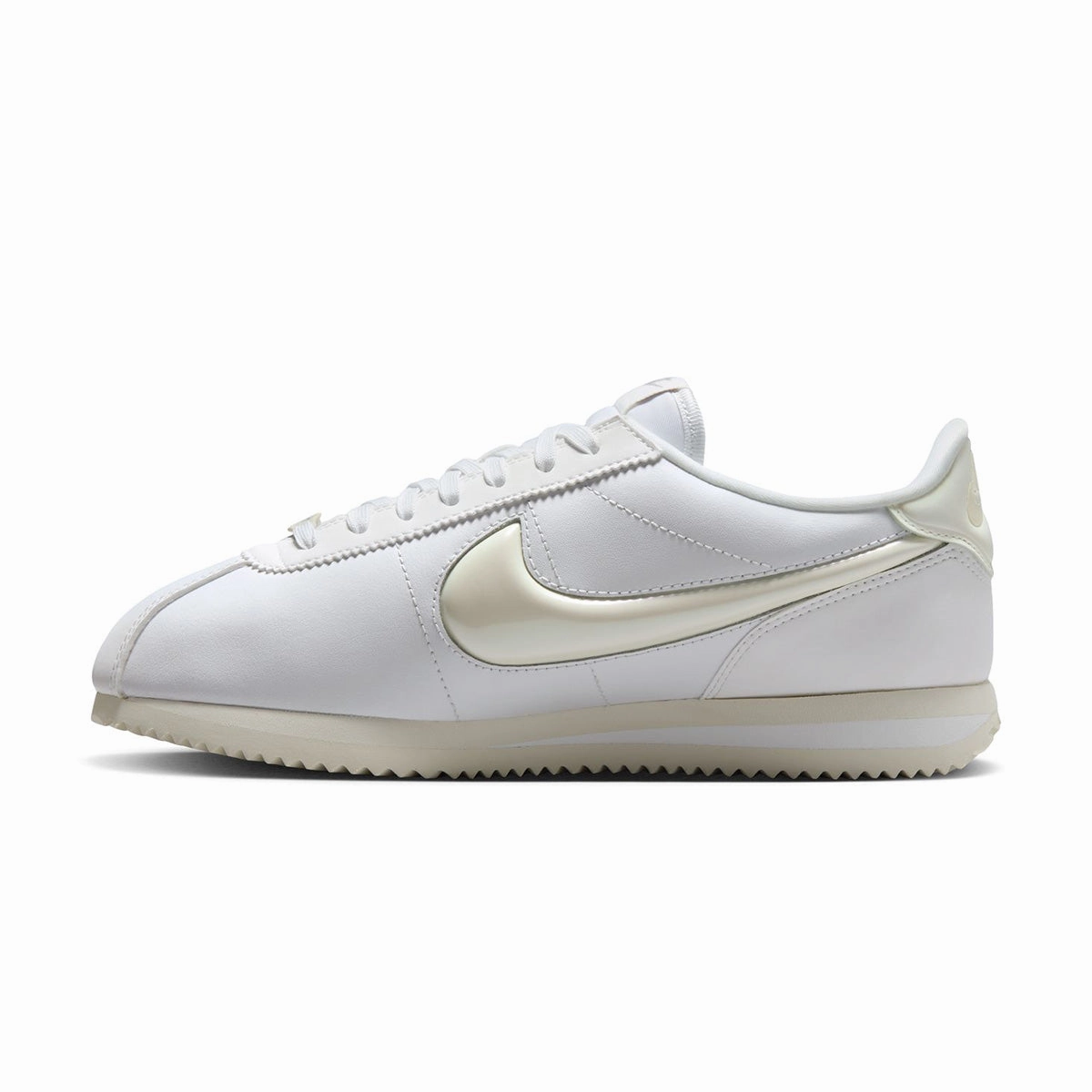 Wmns Cortez LX 'Sea Glass' suitable for travel purposes