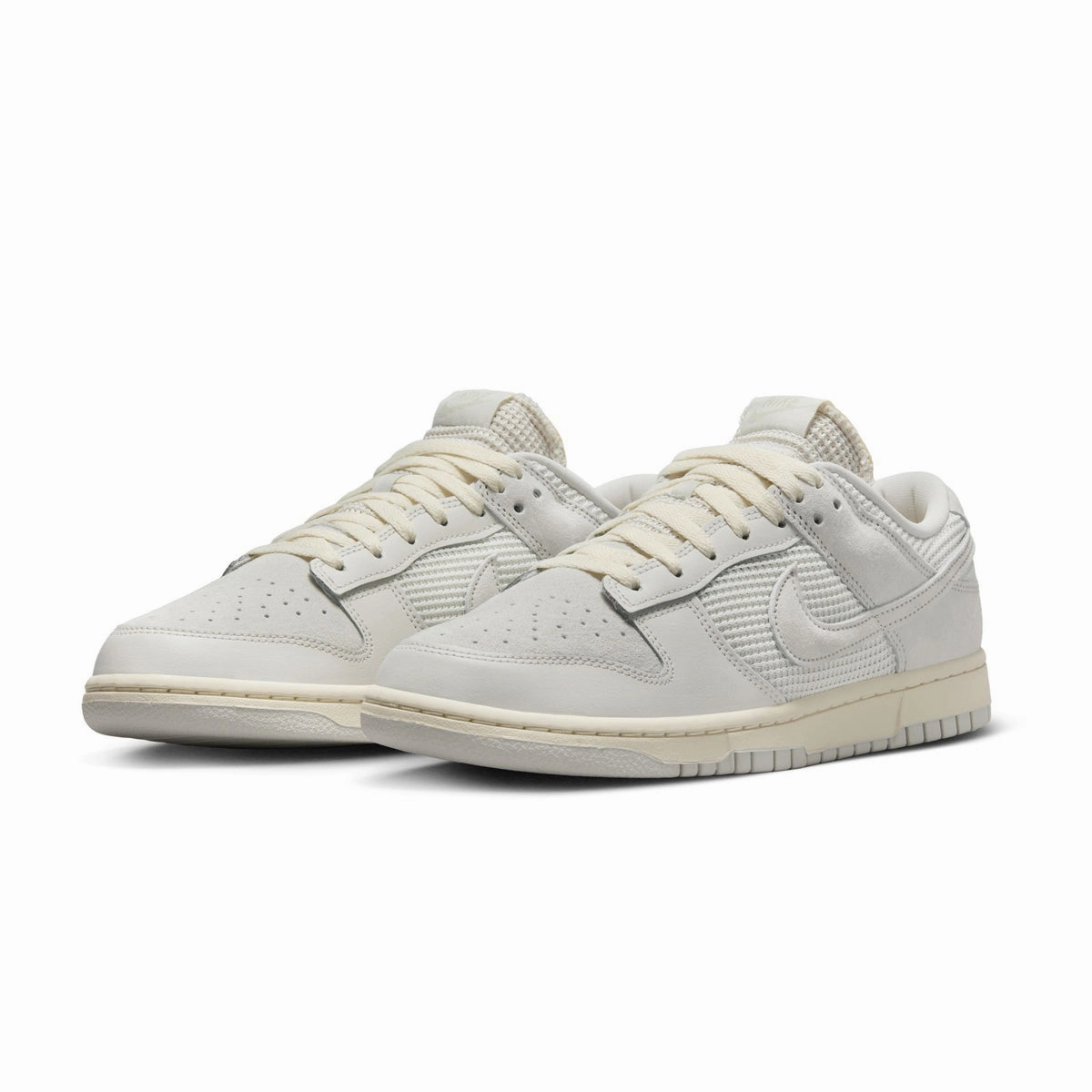 Microfiber Covering Wmns Dunk Low LX 'Phantom'